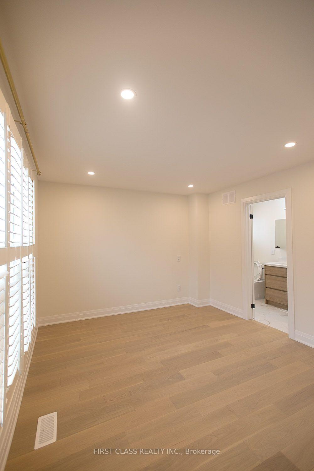 Photo 32 of 59 Longbow Square, Scarborough, Steeles — HOMEH