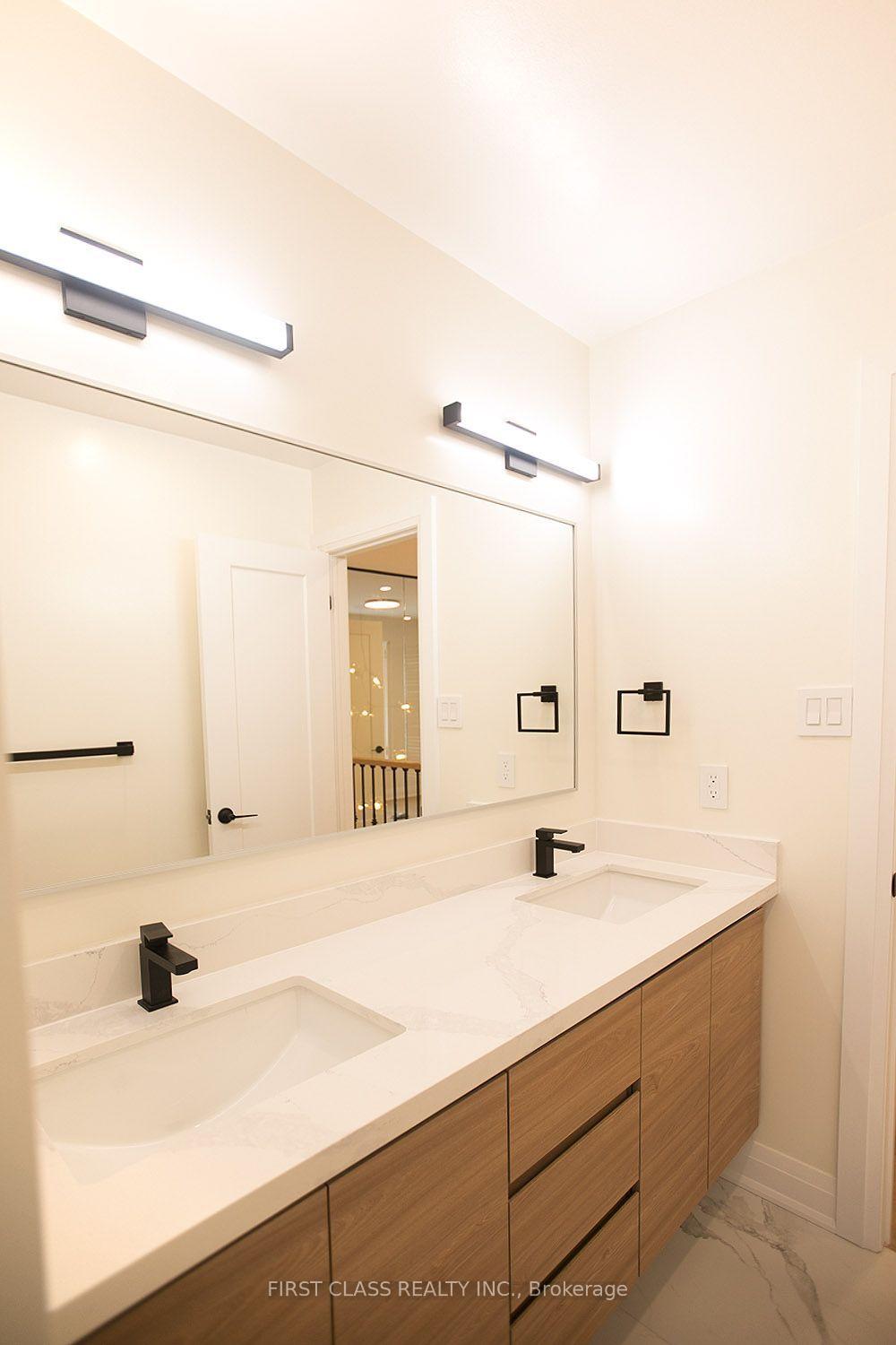 Photo 34 of 59 Longbow Square, Scarborough, Steeles — HOMEH