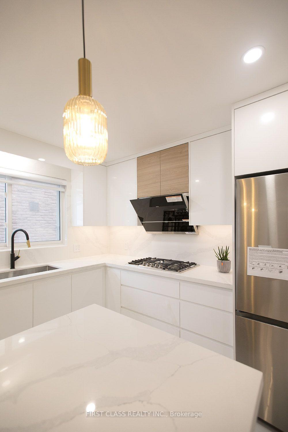 Photo 42 of 59 Longbow Square, Scarborough, Steeles — HOMEH