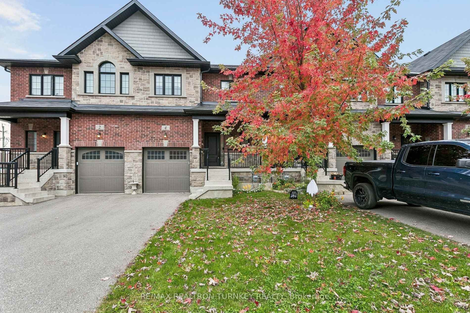 Photo 2 of 4 Gord Matthews Way, Uxbridge — HOMEH