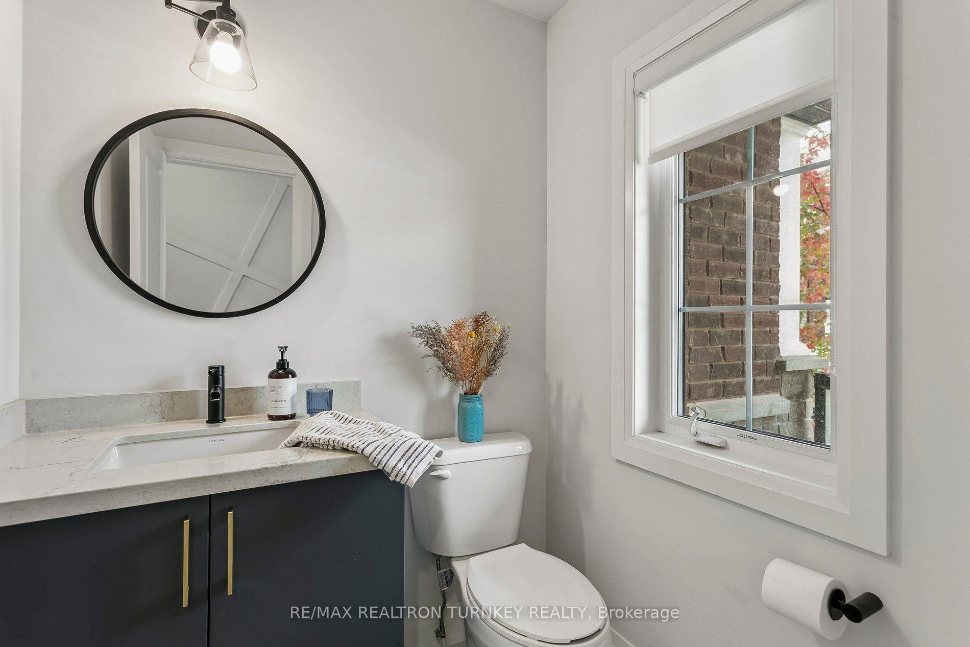 Photo 24 of 4 Gord Matthews Way, Uxbridge — HOMEH
