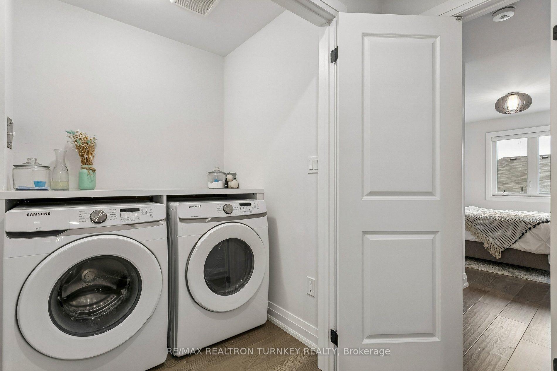Photo 31 of 4 Gord Matthews Way, Uxbridge — HOMEH