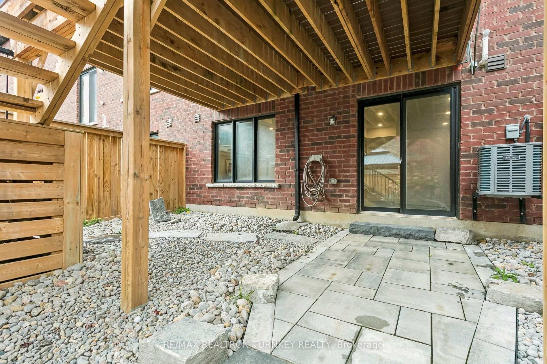 Photo 44 of 4 Gord Matthews Way, Uxbridge — HOMEH