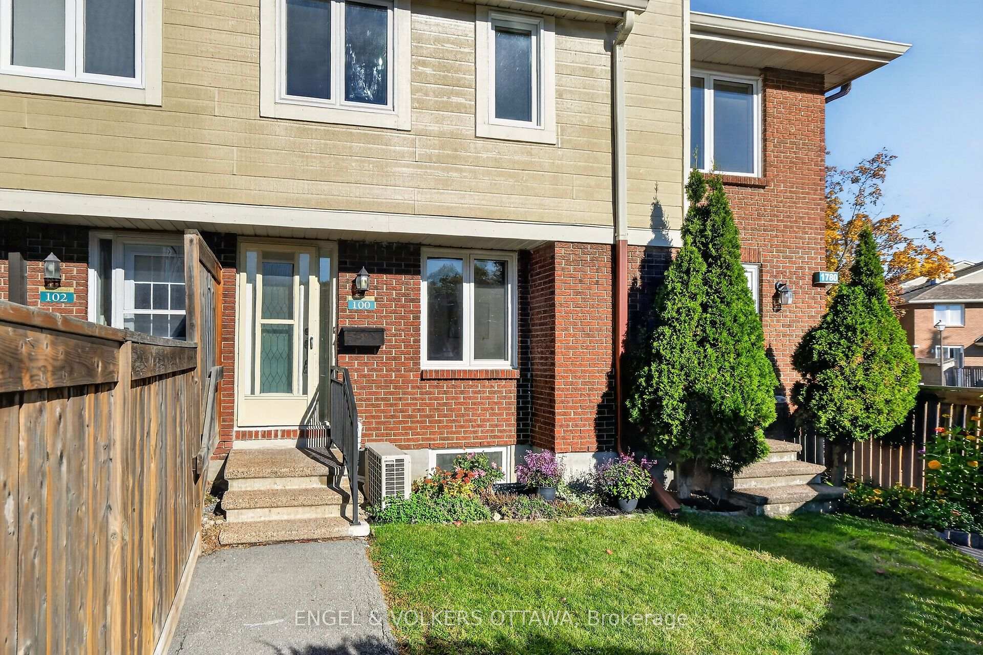 Photo 3 of Unit 100, 1780 Marsala Crescent, Ottawa, Fallingbrook/Pineridge — HOMEH