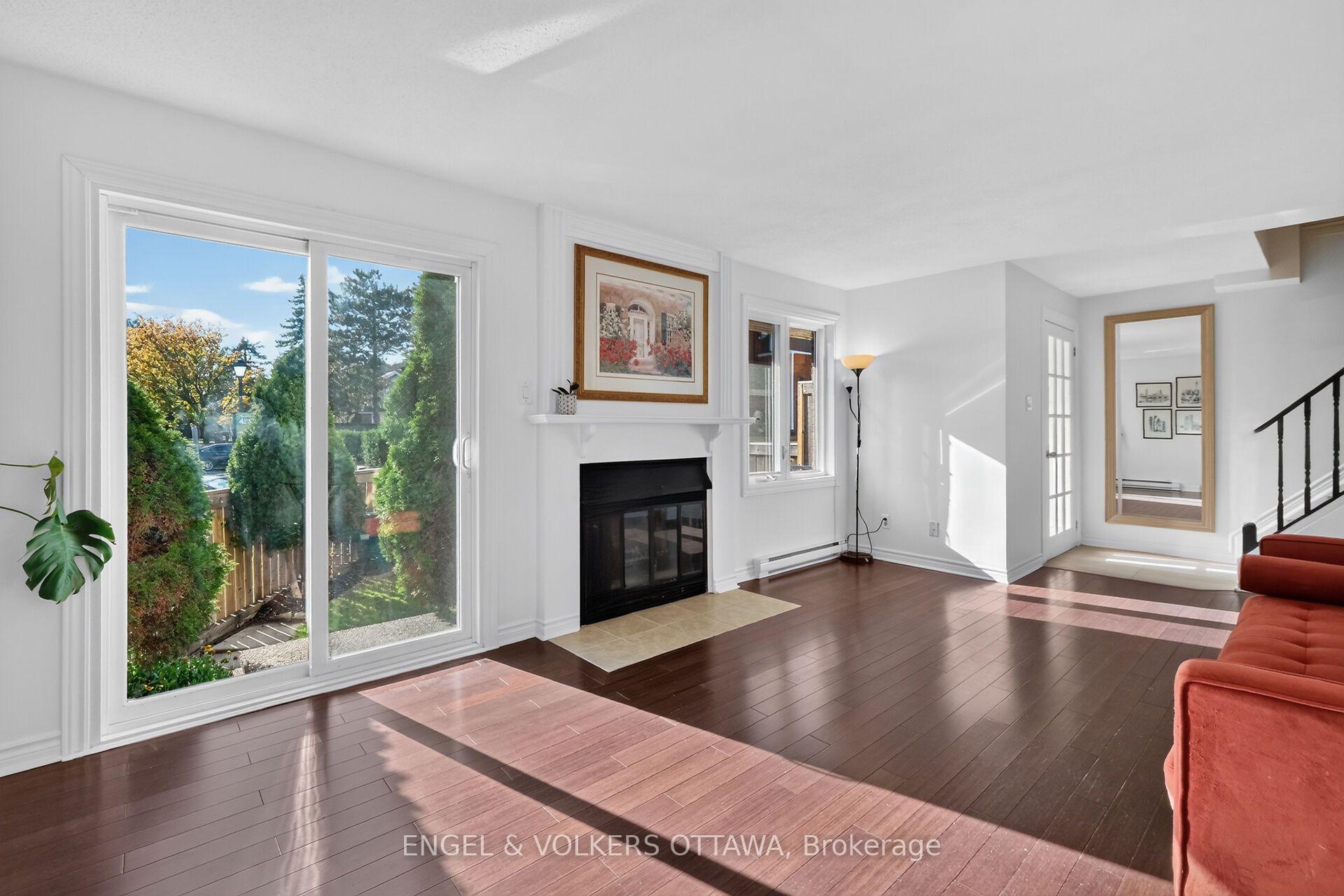 Photo 6 of Unit 100, 1780 Marsala Crescent, Ottawa, Fallingbrook/Pineridge — HOMEH