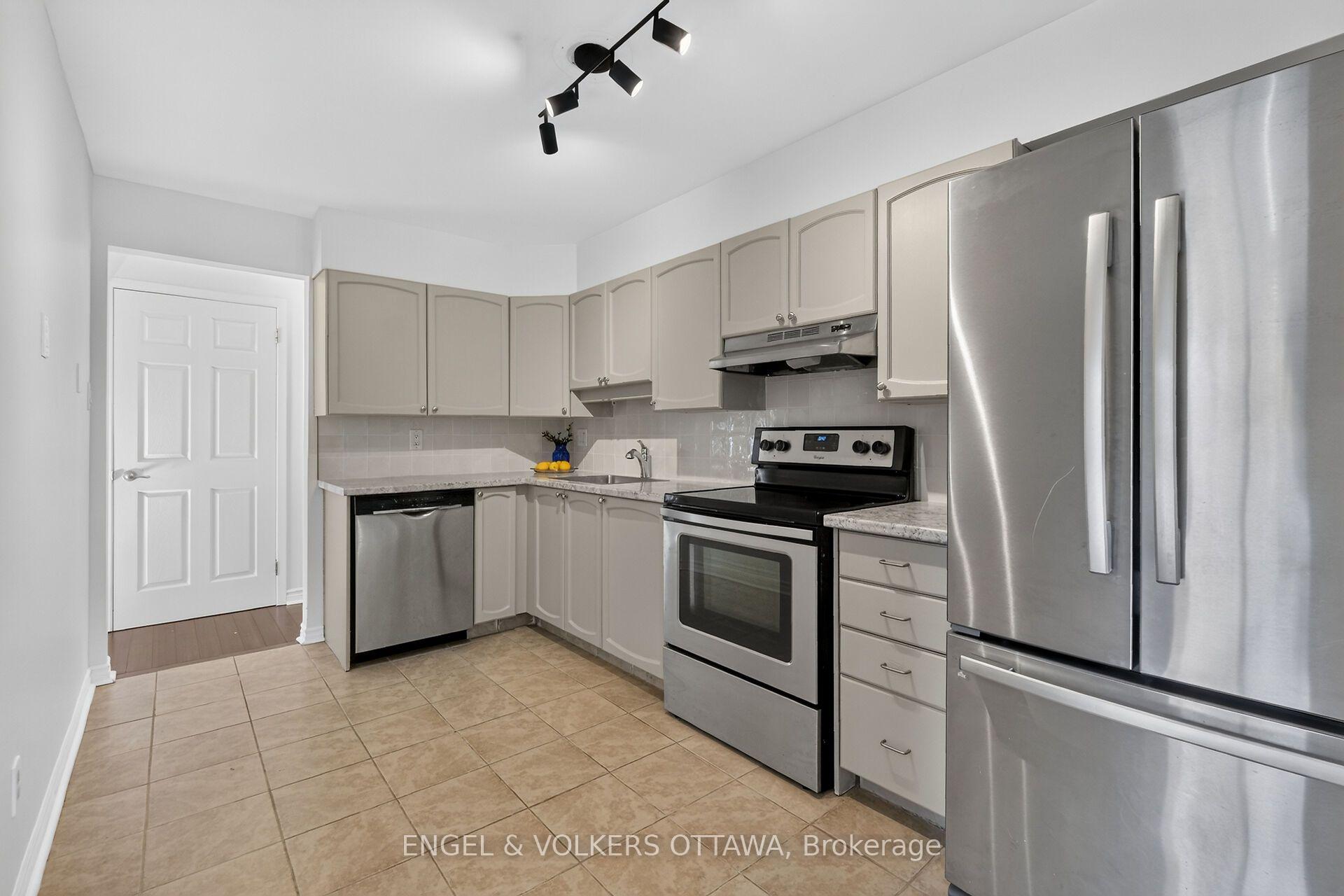 Photo 11 of Unit 100, 1780 Marsala Crescent, Ottawa, Fallingbrook/Pineridge — HOMEH