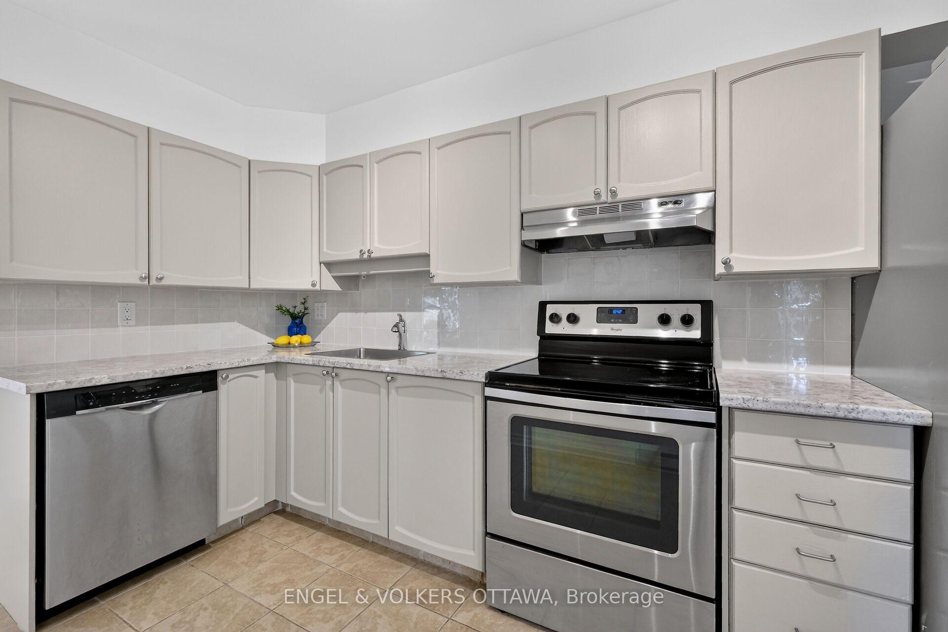 Photo 12 of Unit 100, 1780 Marsala Crescent, Ottawa, Fallingbrook/Pineridge — HOMEH