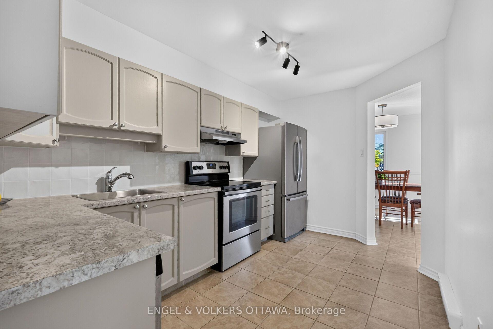 Photo 13 of Unit 100, 1780 Marsala Crescent, Ottawa, Fallingbrook/Pineridge — HOMEH