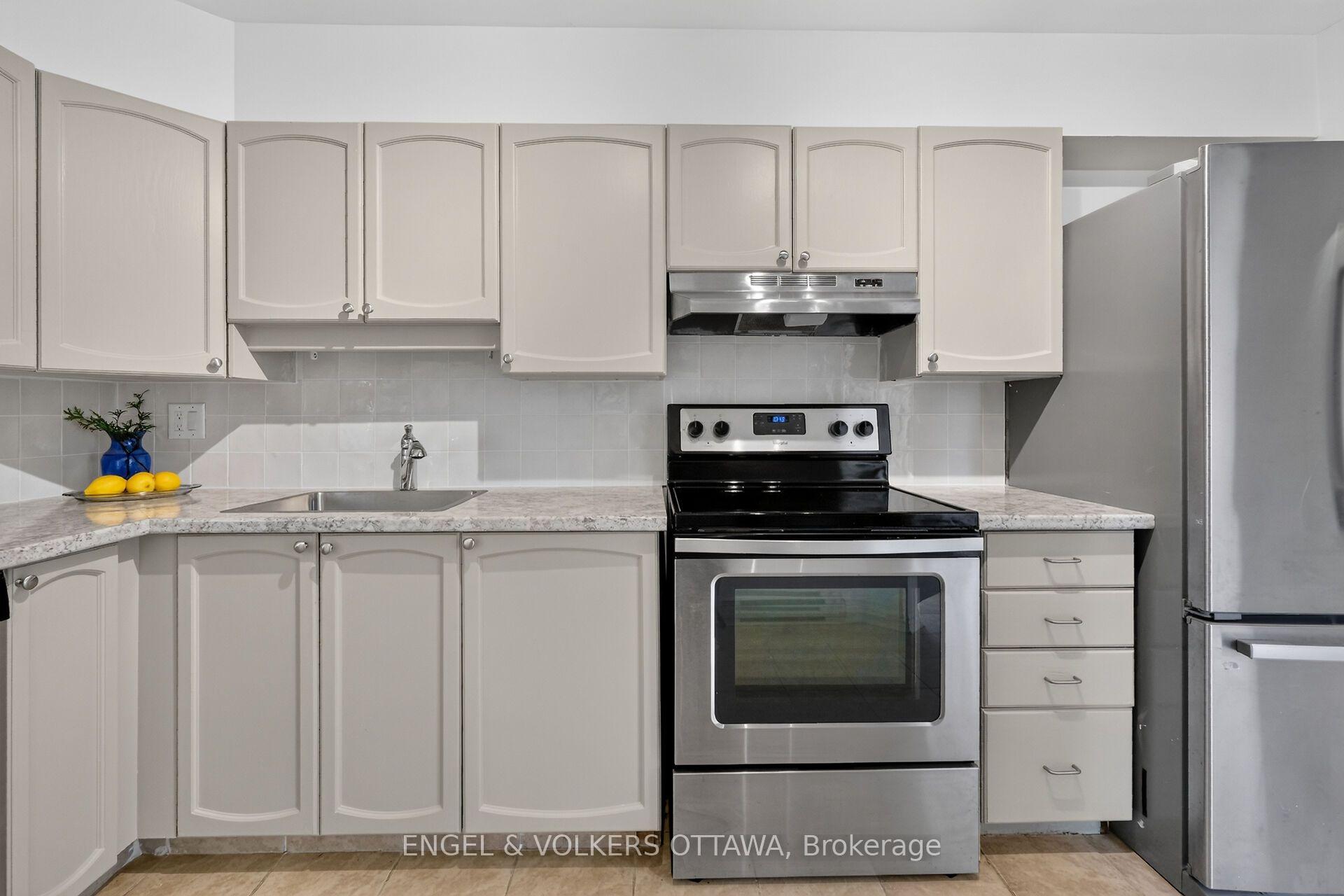 Photo 15 of Unit 100, 1780 Marsala Crescent, Ottawa, Fallingbrook/Pineridge — HOMEH