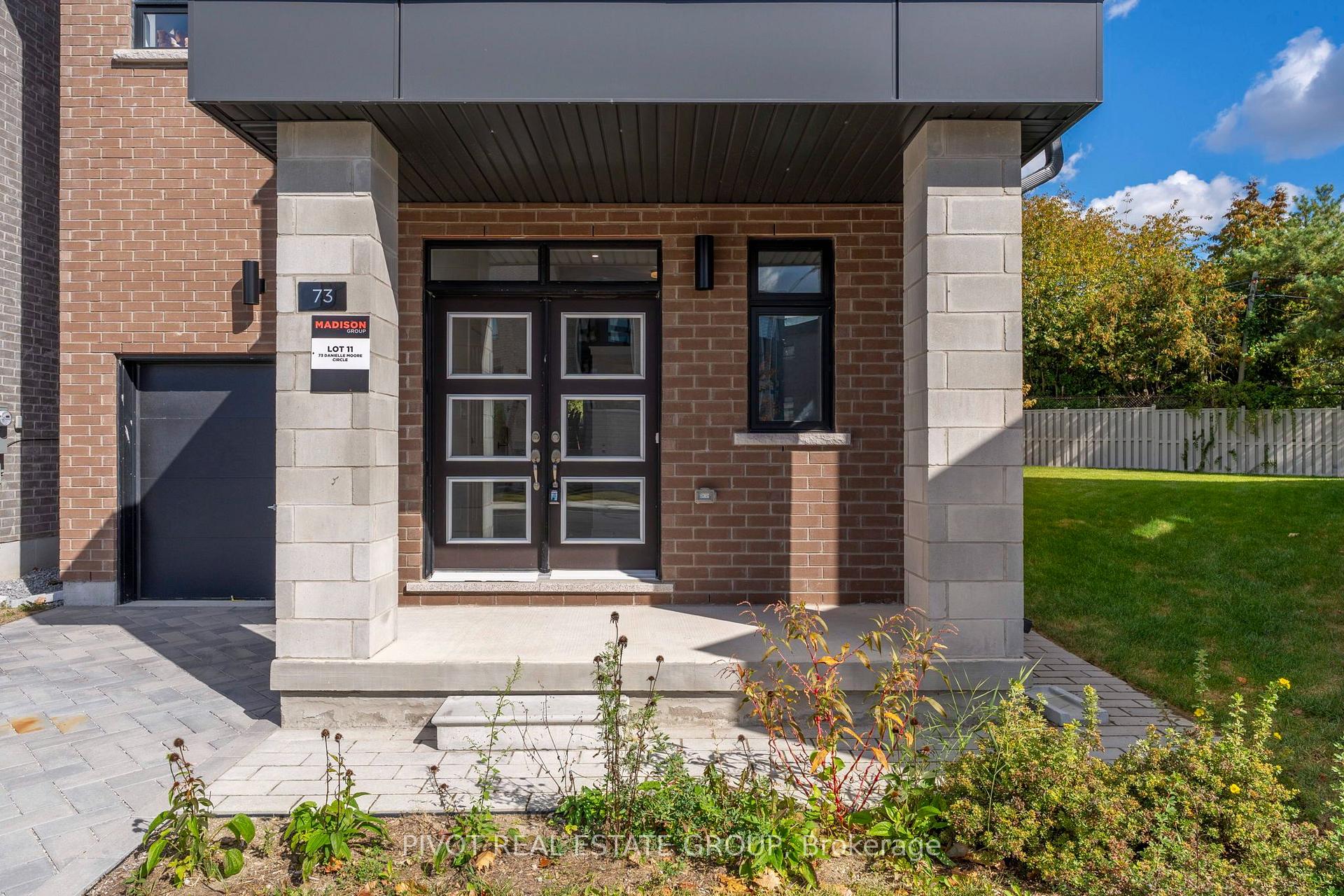 Photo 4 of 73 Danielle Moore Circle, Scarborough, Bendale — HOMEH
