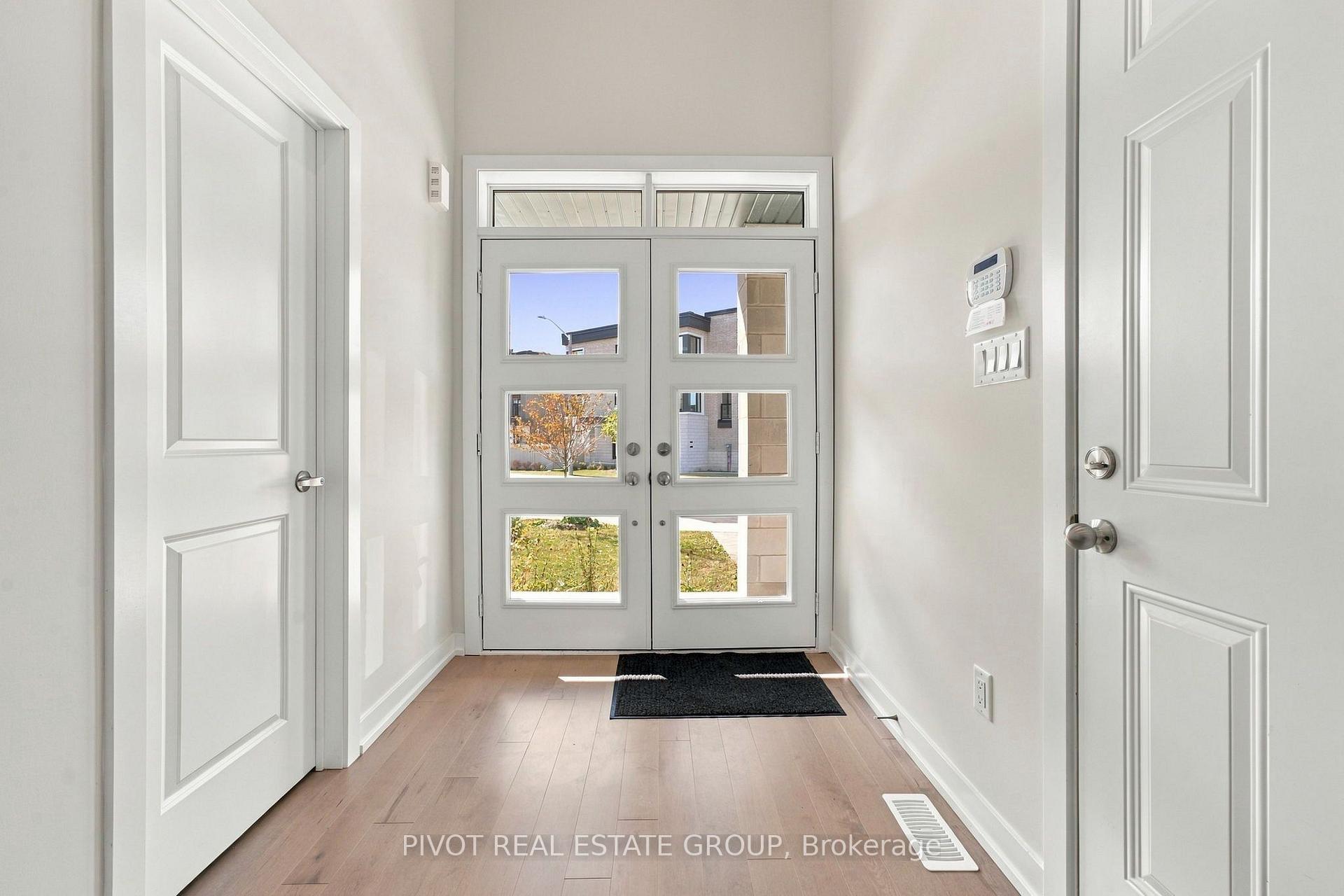 Photo 5 of 73 Danielle Moore Circle, Scarborough, Bendale — HOMEH
