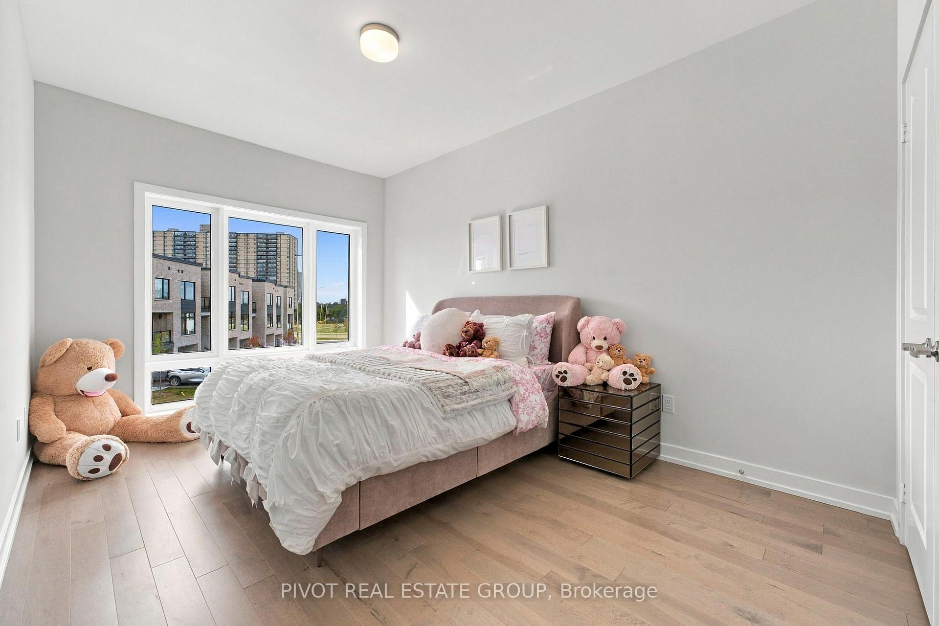 Photo 32 of 73 Danielle Moore Circle, Scarborough, Bendale — HOMEH