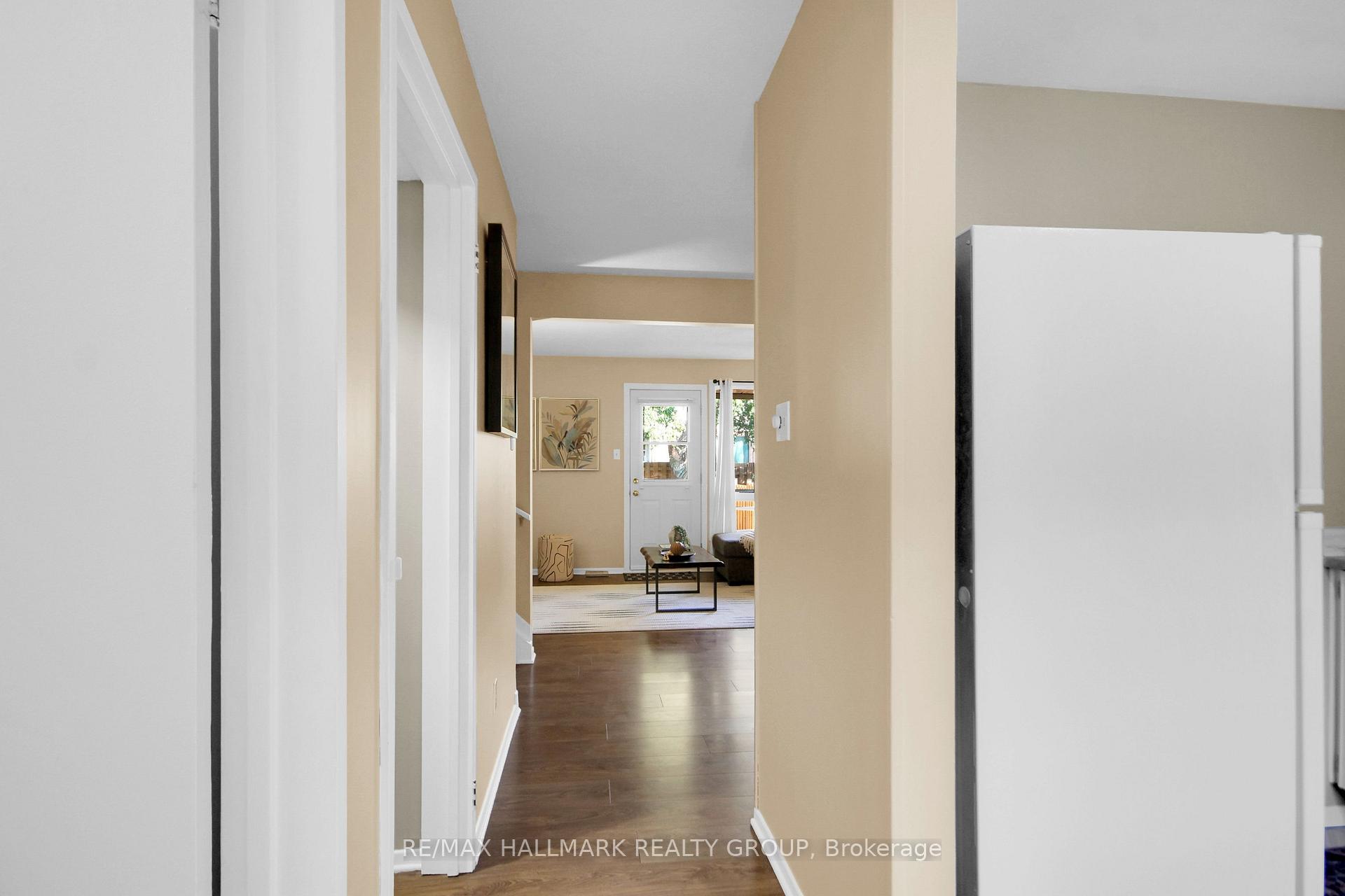Photo 4 of Unit 61, 1582 Feather Lane, Ottawa, Sawmill Creek/Timbermill — HOMEH