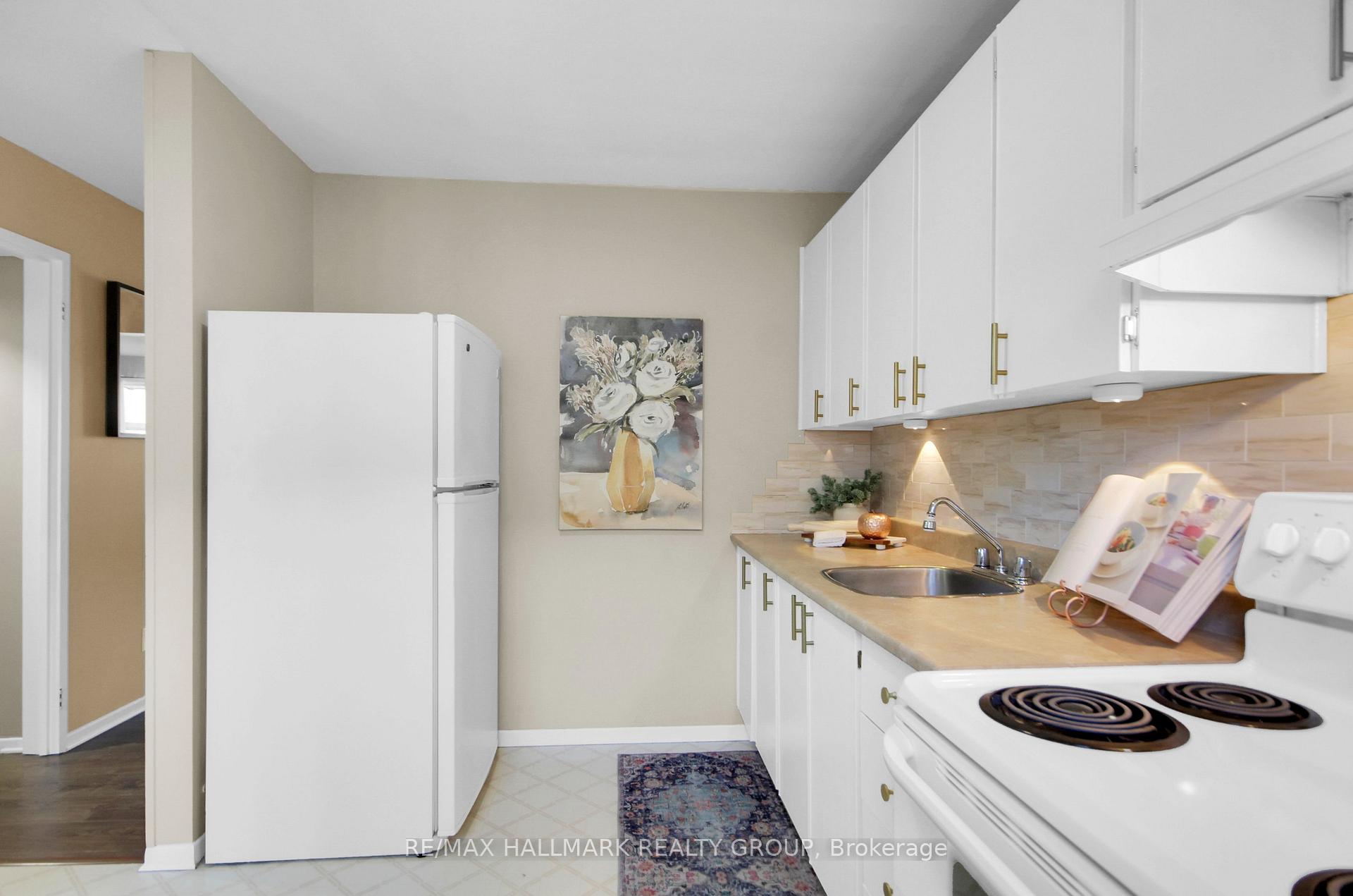 Photo 7 of Unit 61, 1582 Feather Lane, Ottawa, Sawmill Creek/Timbermill — HOMEH