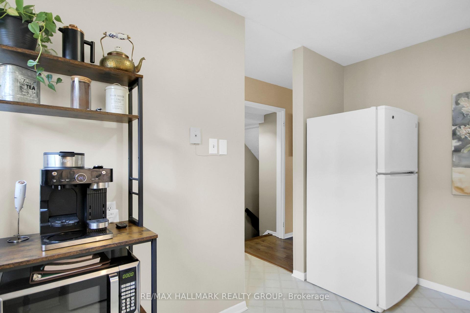 Photo 8 of Unit 61, 1582 Feather Lane, Ottawa, Sawmill Creek/Timbermill — HOMEH