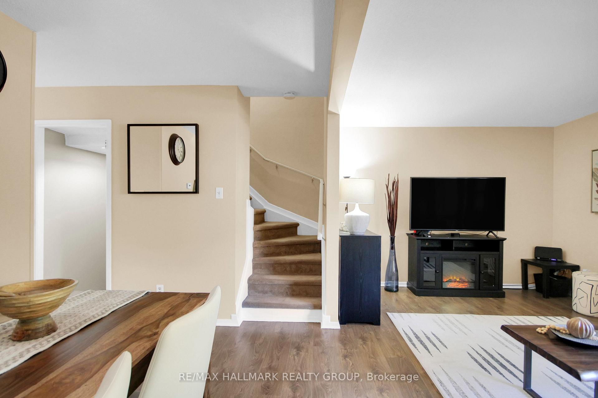 Photo 11 of Unit 61, 1582 Feather Lane, Ottawa, Sawmill Creek/Timbermill — HOMEH