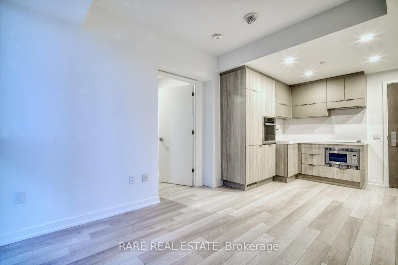 Photo 4 of Unit 1806, 39 Roehampton Avenue, Toronto, Mount Pleasant West — HOMEH