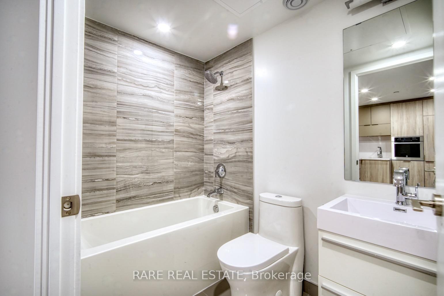 Photo 7 of Unit 1806, 39 Roehampton Avenue, Toronto, Mount Pleasant West — HOMEH