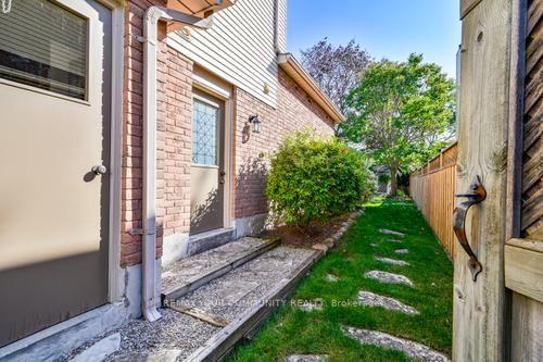Photo 35 of 5 Lofthouse Drive, Whitby, Rolling Acres — HOMEH