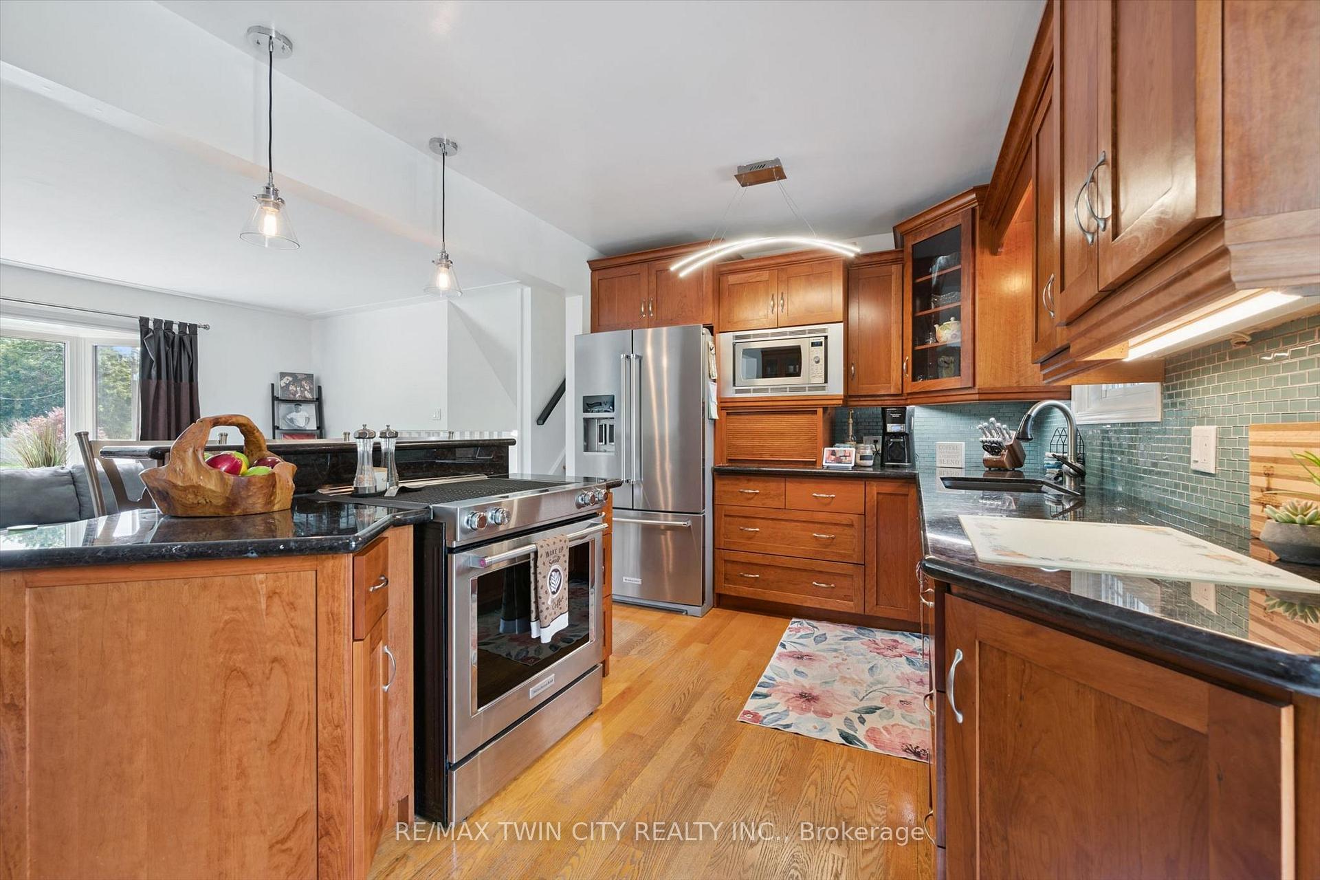 Photo 12 of 254 Quickfall Drive, Waterloo — HOMEH