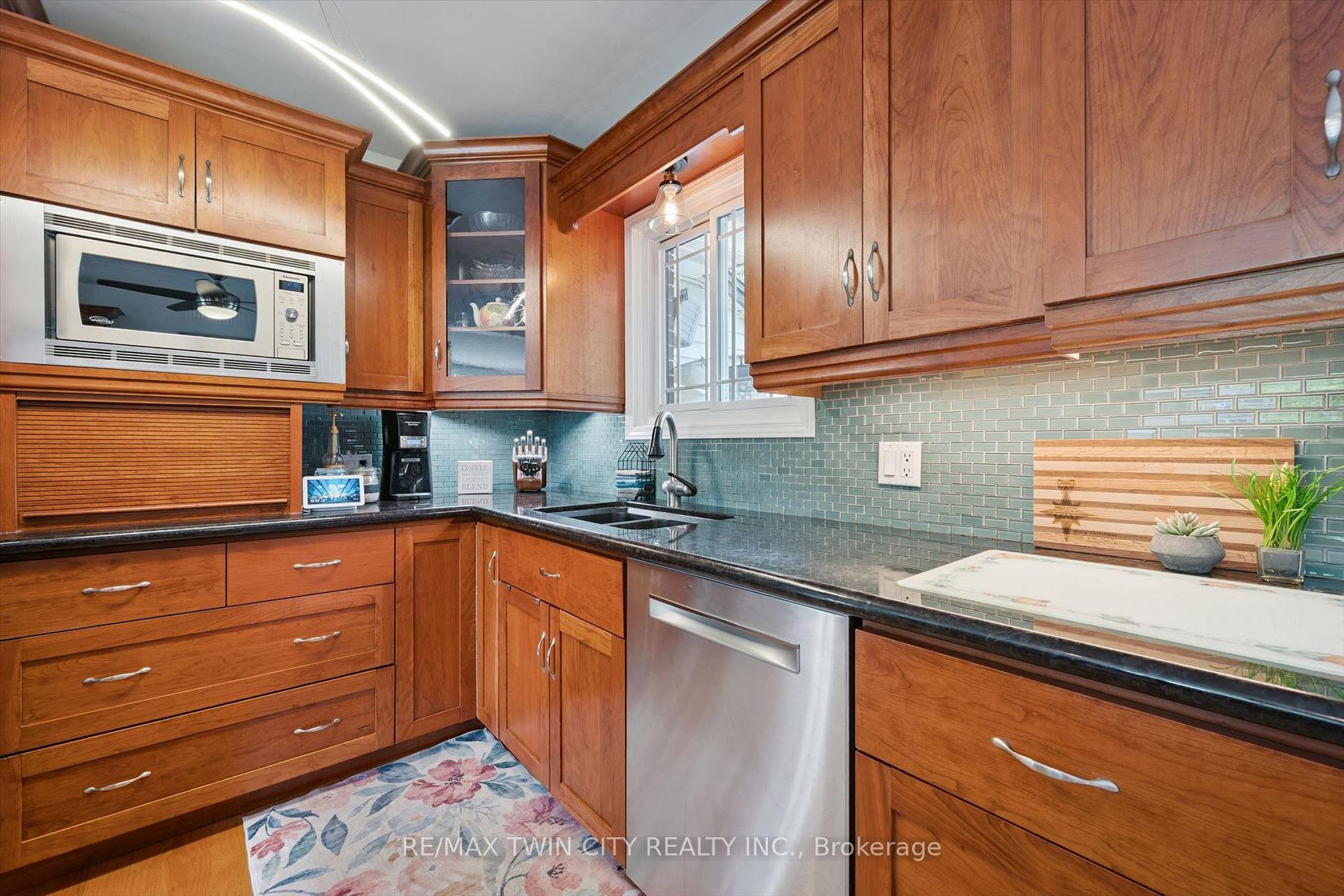Photo 13 of 254 Quickfall Drive, Waterloo — HOMEH