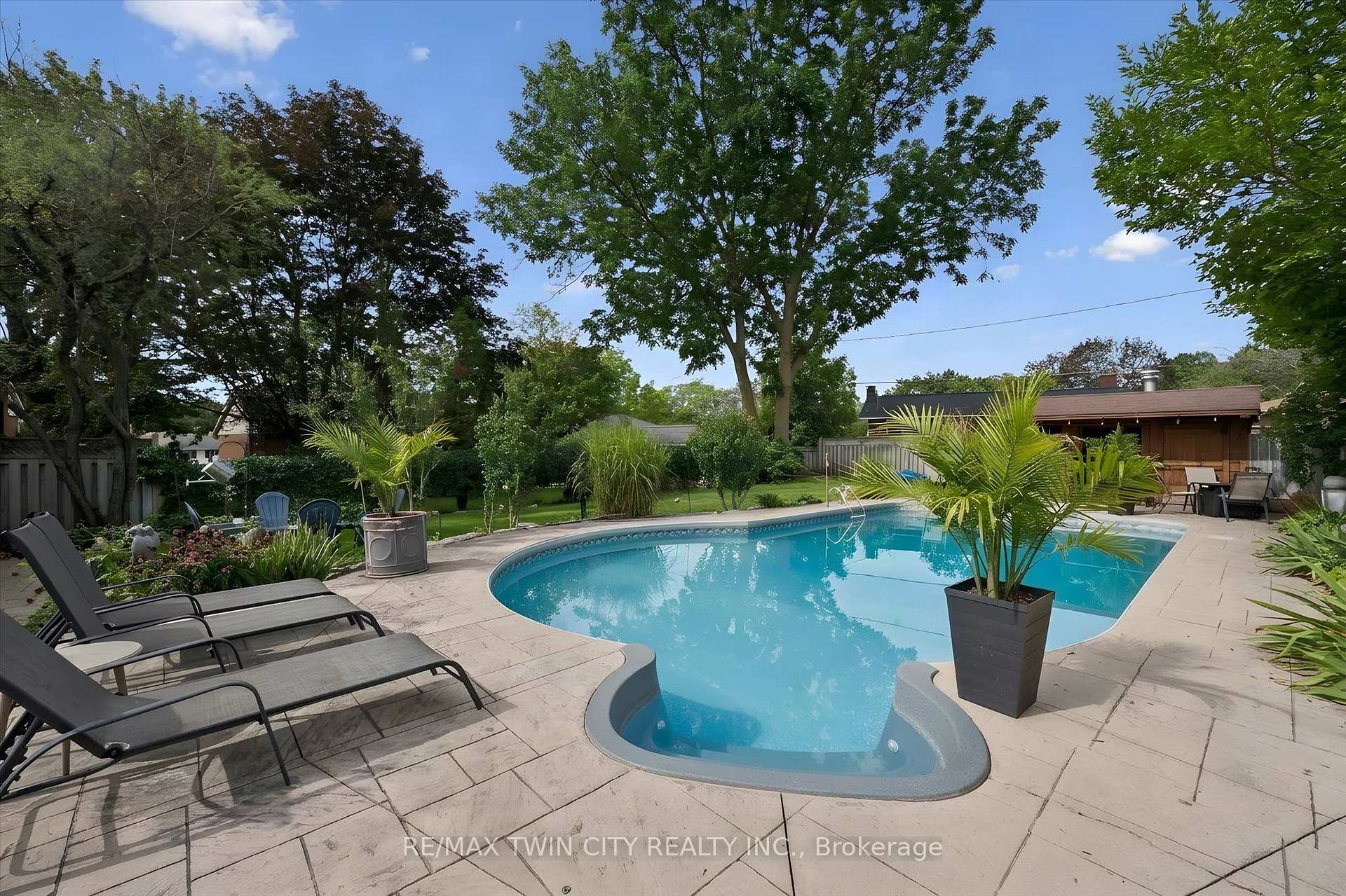 Photo 30 of 254 Quickfall Drive, Waterloo — HOMEH