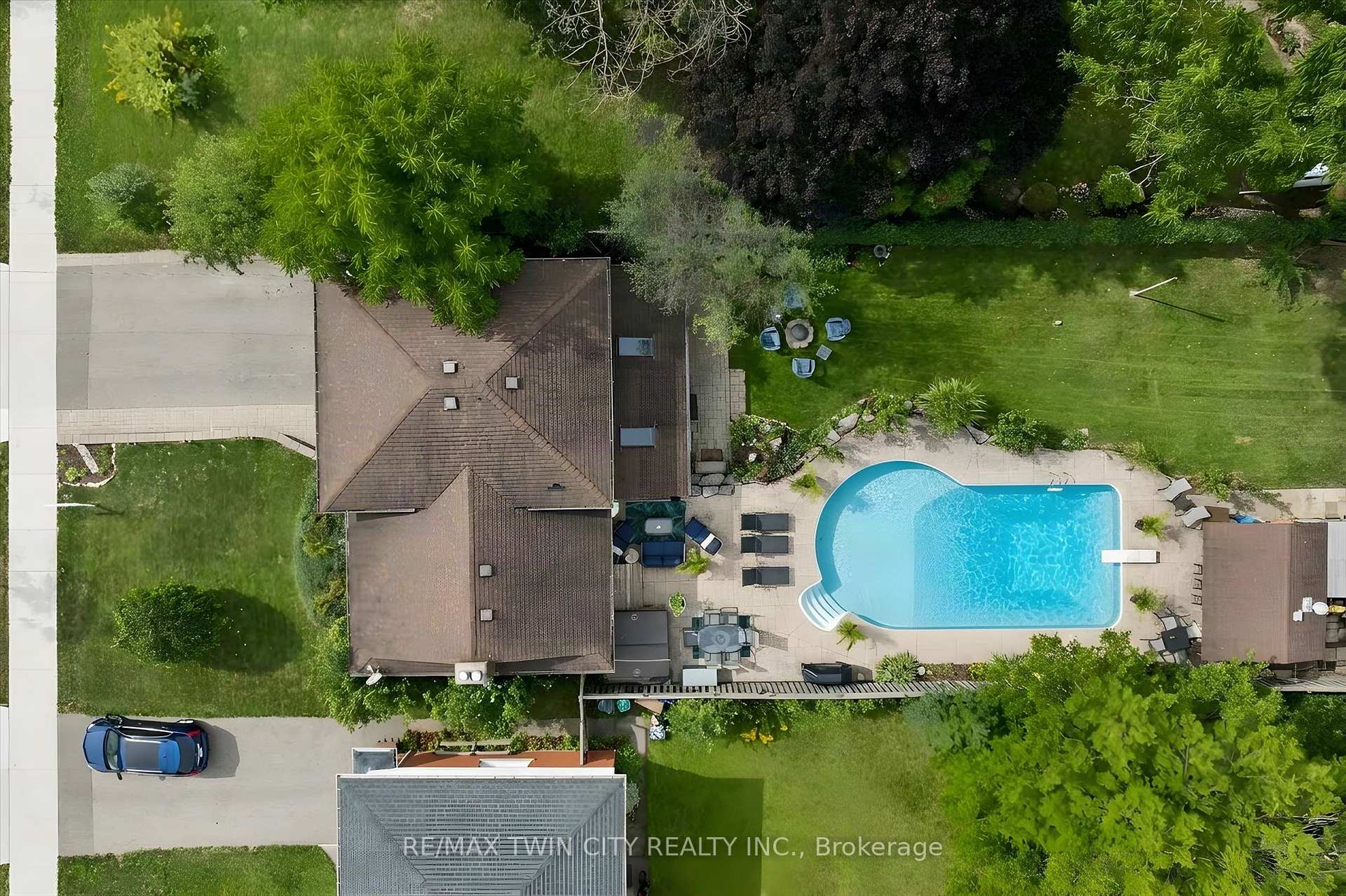 Photo 32 of 254 Quickfall Drive, Waterloo — HOMEH