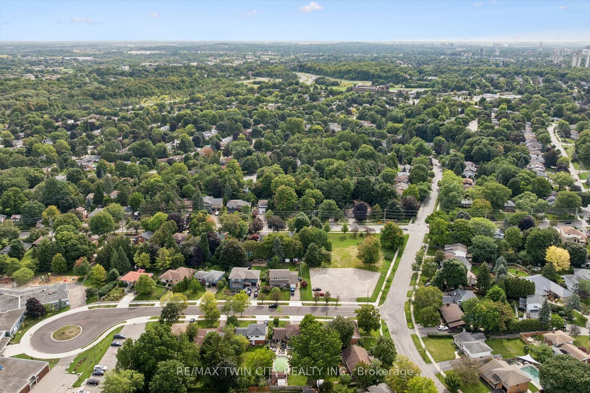 Photo 35 of 254 Quickfall Drive, Waterloo — HOMEH