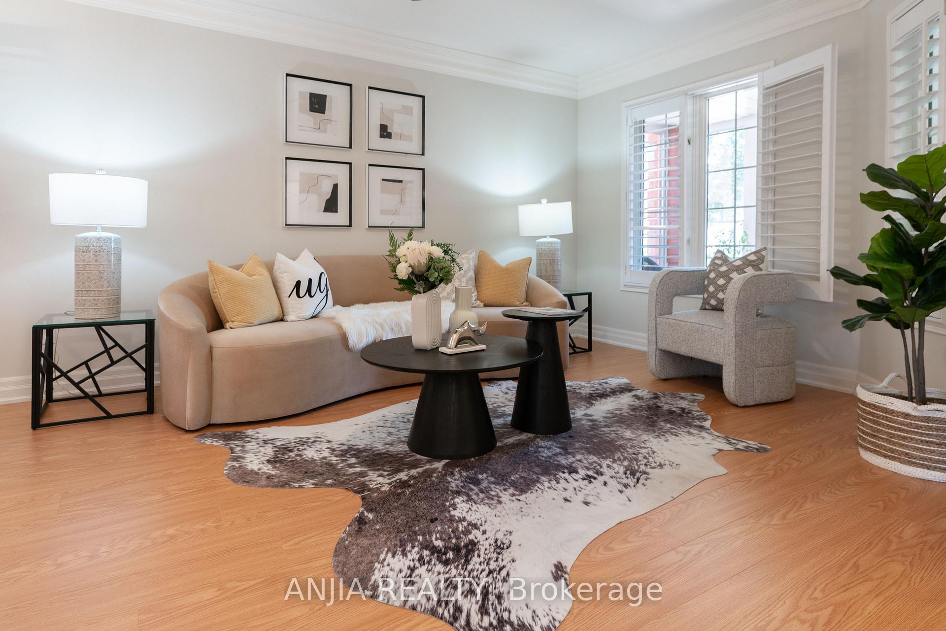Photo 5 of 2410 Eden Valley Drive, Oakville, River Oaks — HOMEH
