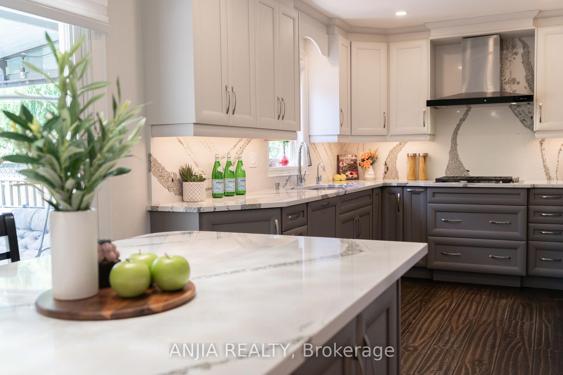 Photo 13 of 2410 Eden Valley Drive, Oakville, River Oaks — HOMEH