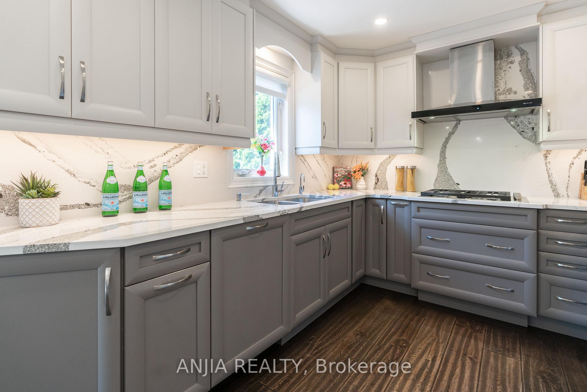 Photo 14 of 2410 Eden Valley Drive, Oakville, River Oaks — HOMEH