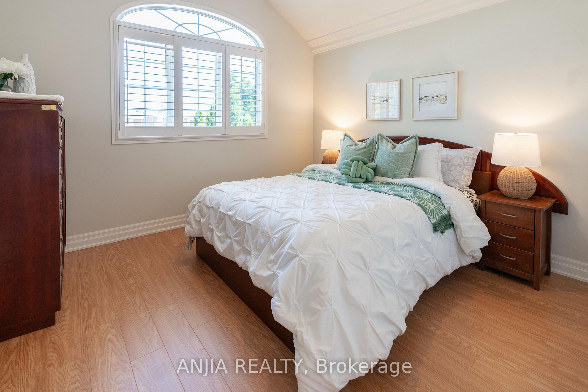 Photo 23 of 2410 Eden Valley Drive, Oakville, River Oaks — HOMEH