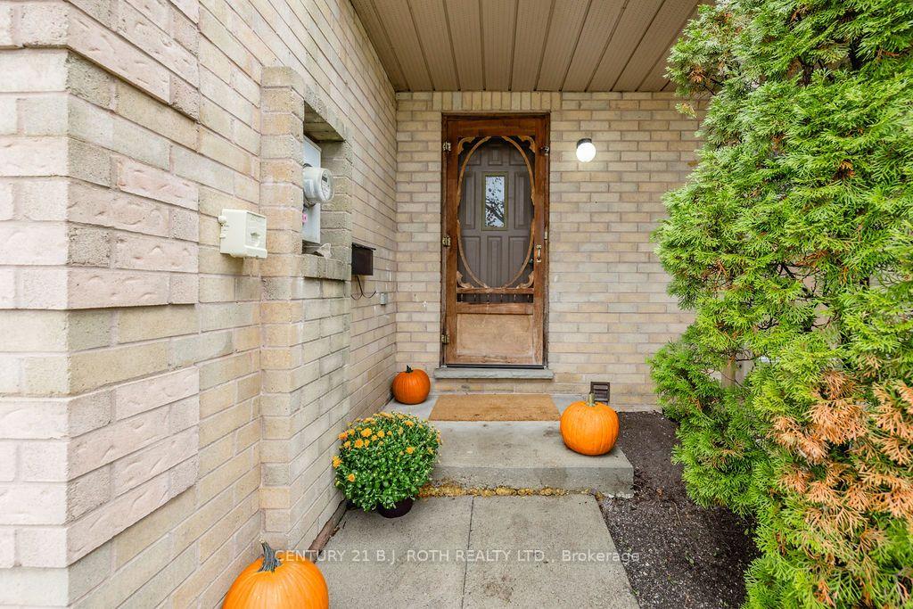 Photo 3 of Unit 18, 531 High Street, Orillia — HOMEH