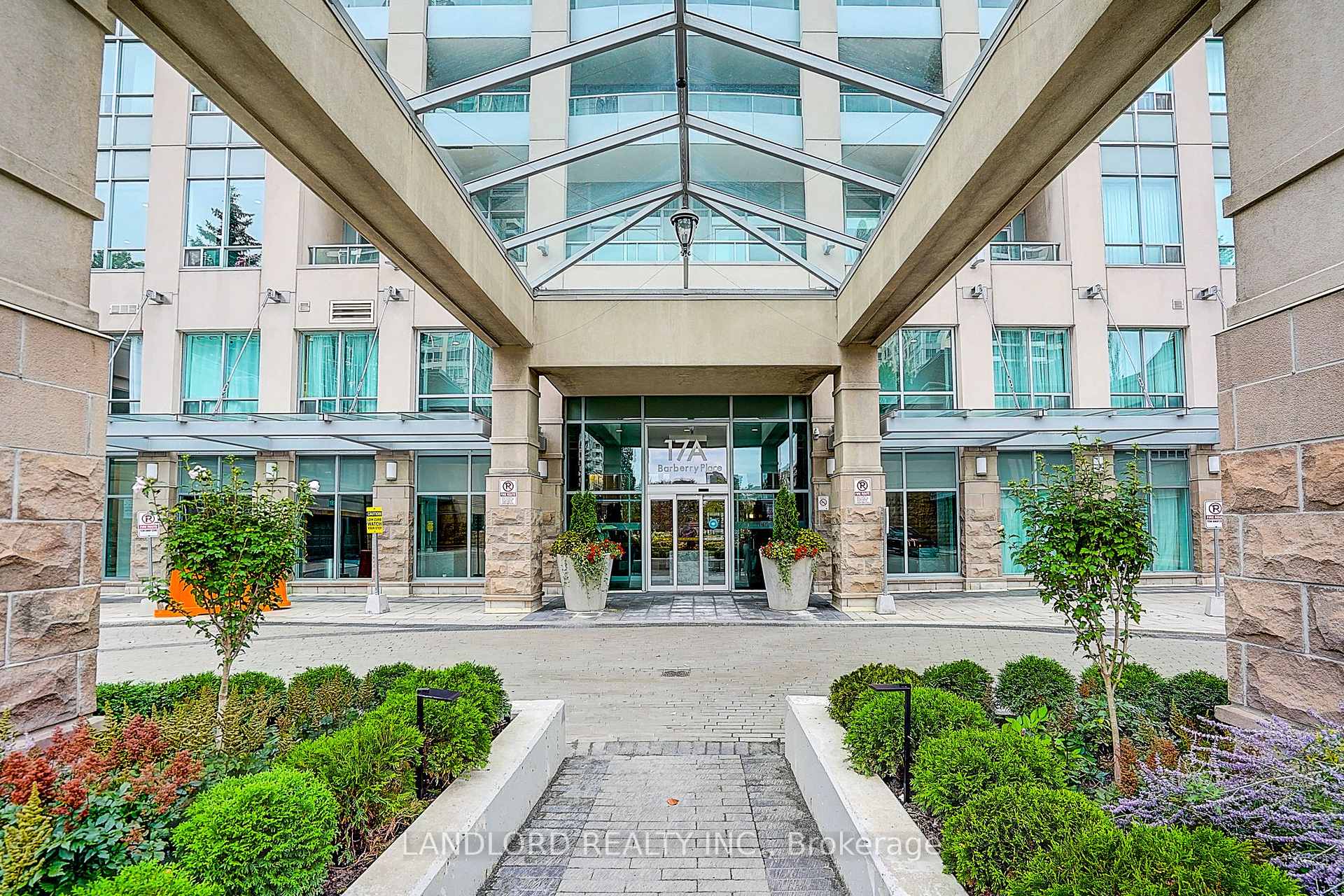 Photo 5 of Unit 1014, 17 Barberry Place, North York, Bayview Village — HOMEH