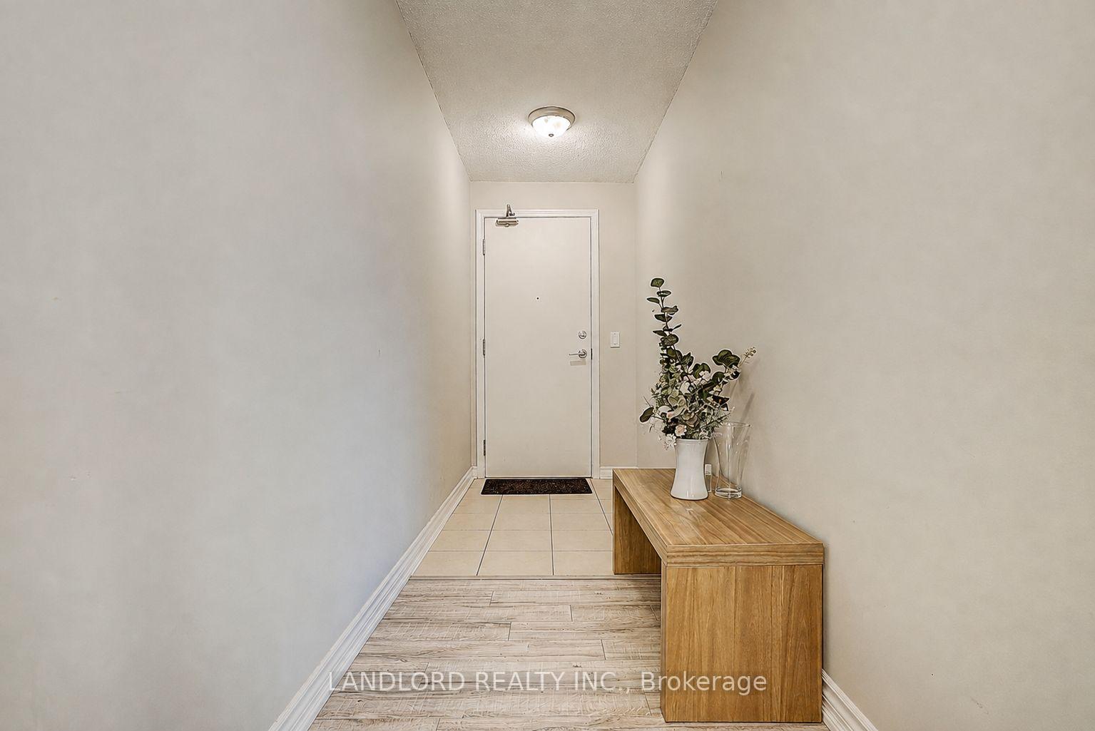 Photo 10 of Unit 1014, 17 Barberry Place, North York, Bayview Village — HOMEH