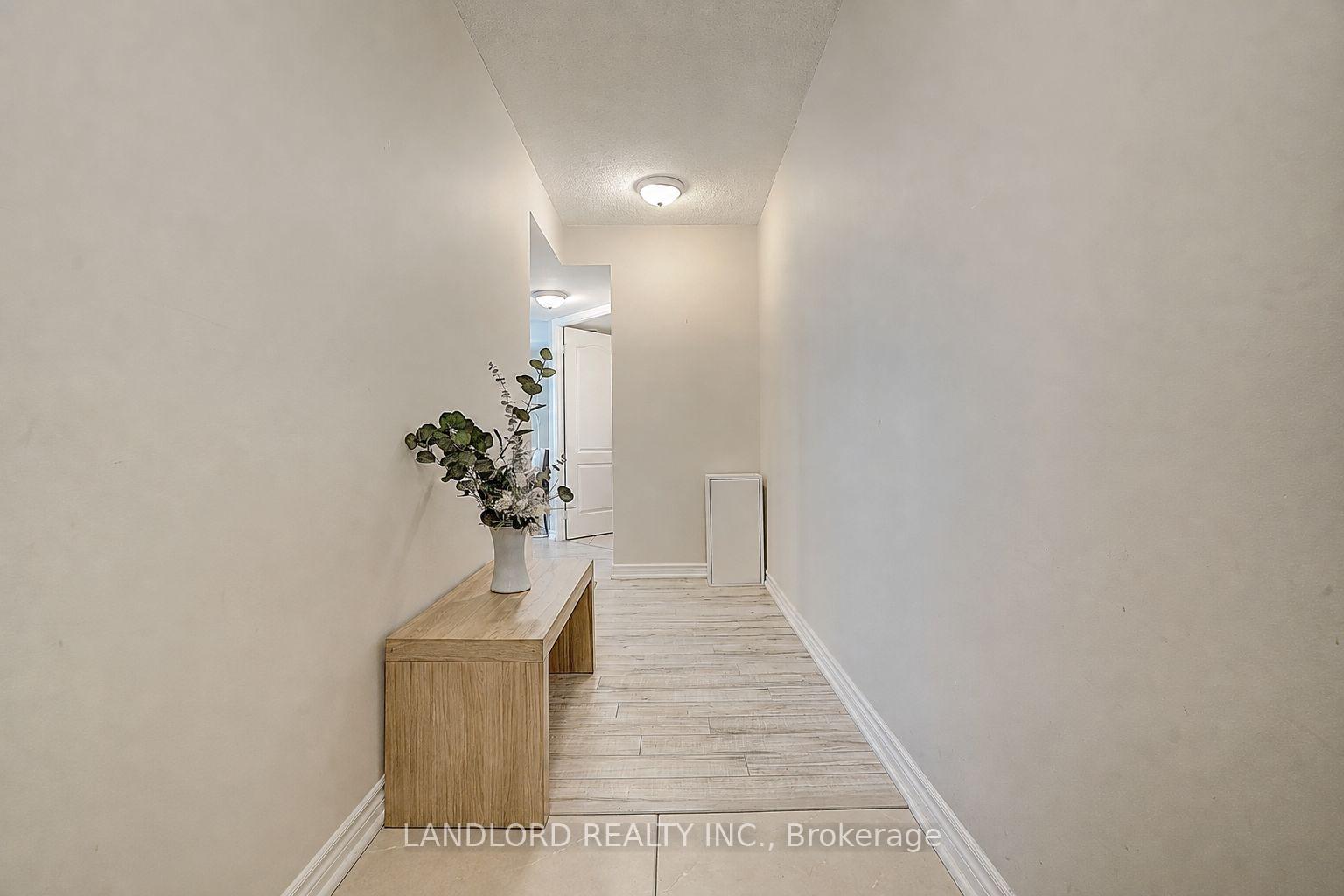 Photo 11 of Unit 1014, 17 Barberry Place, North York, Bayview Village — HOMEH