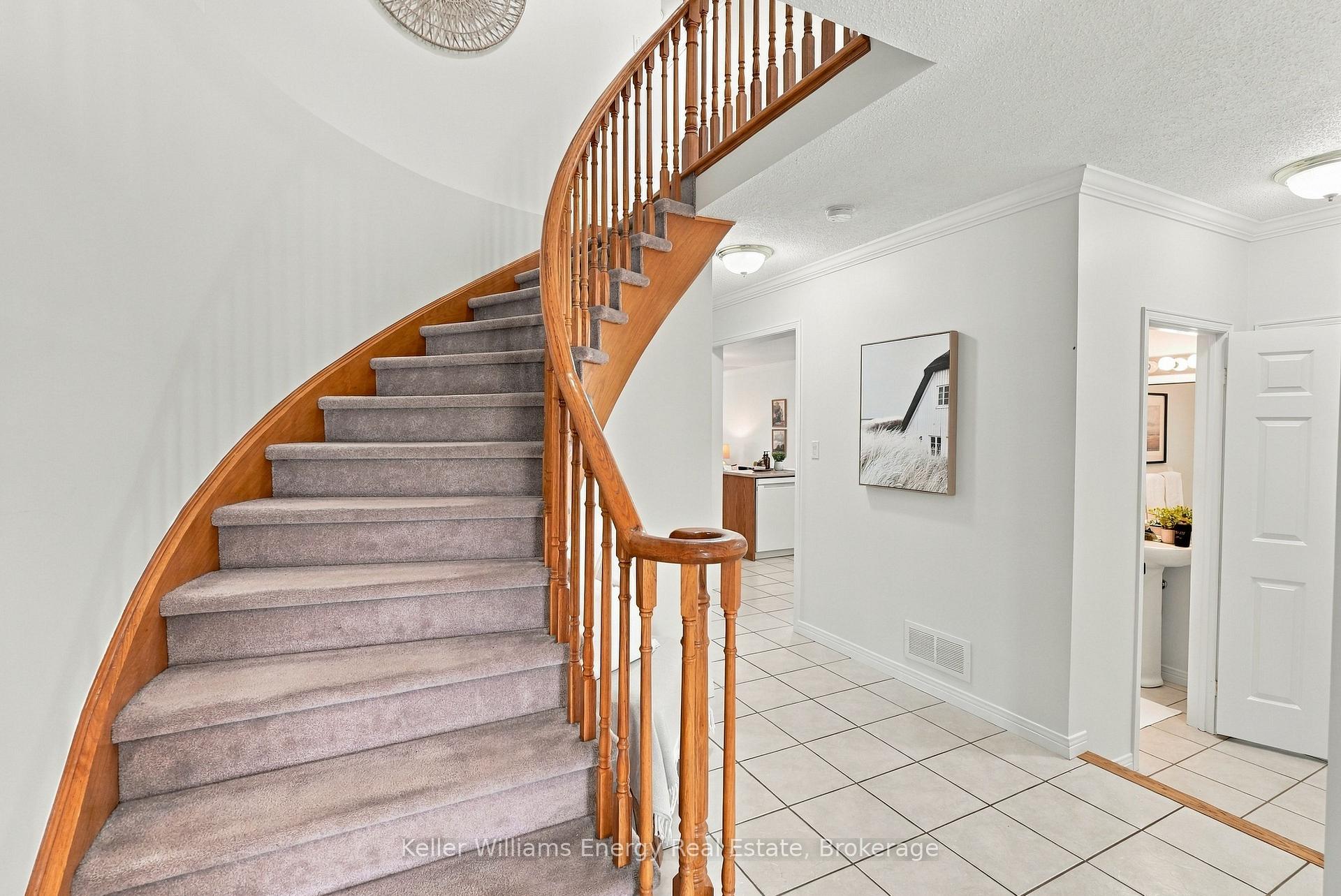 Photo 3 of 89 Fieldcrest Avenue, Clarington, Courtice — HOMEH