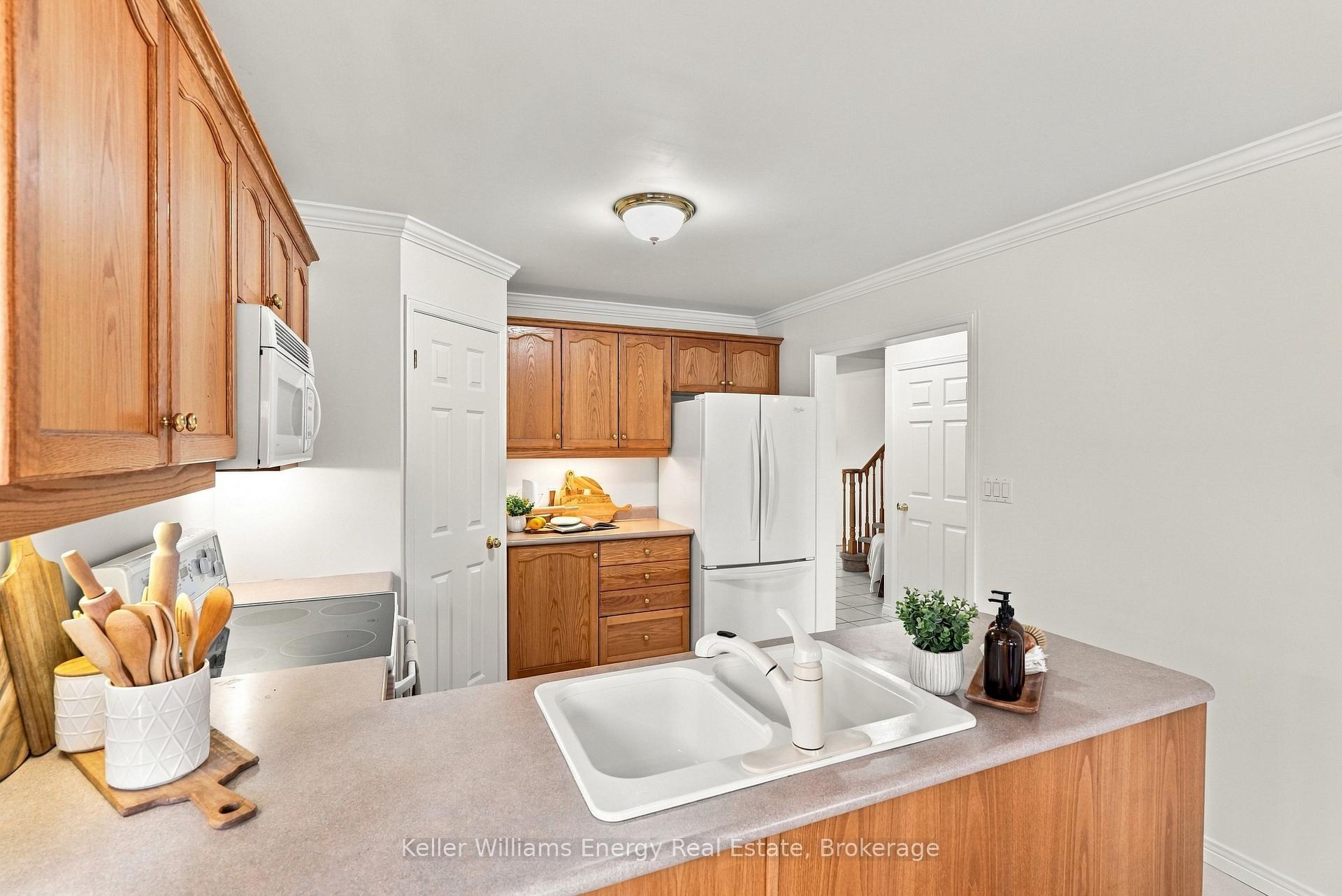 Photo 5 of 89 Fieldcrest Avenue, Clarington, Courtice — HOMEH