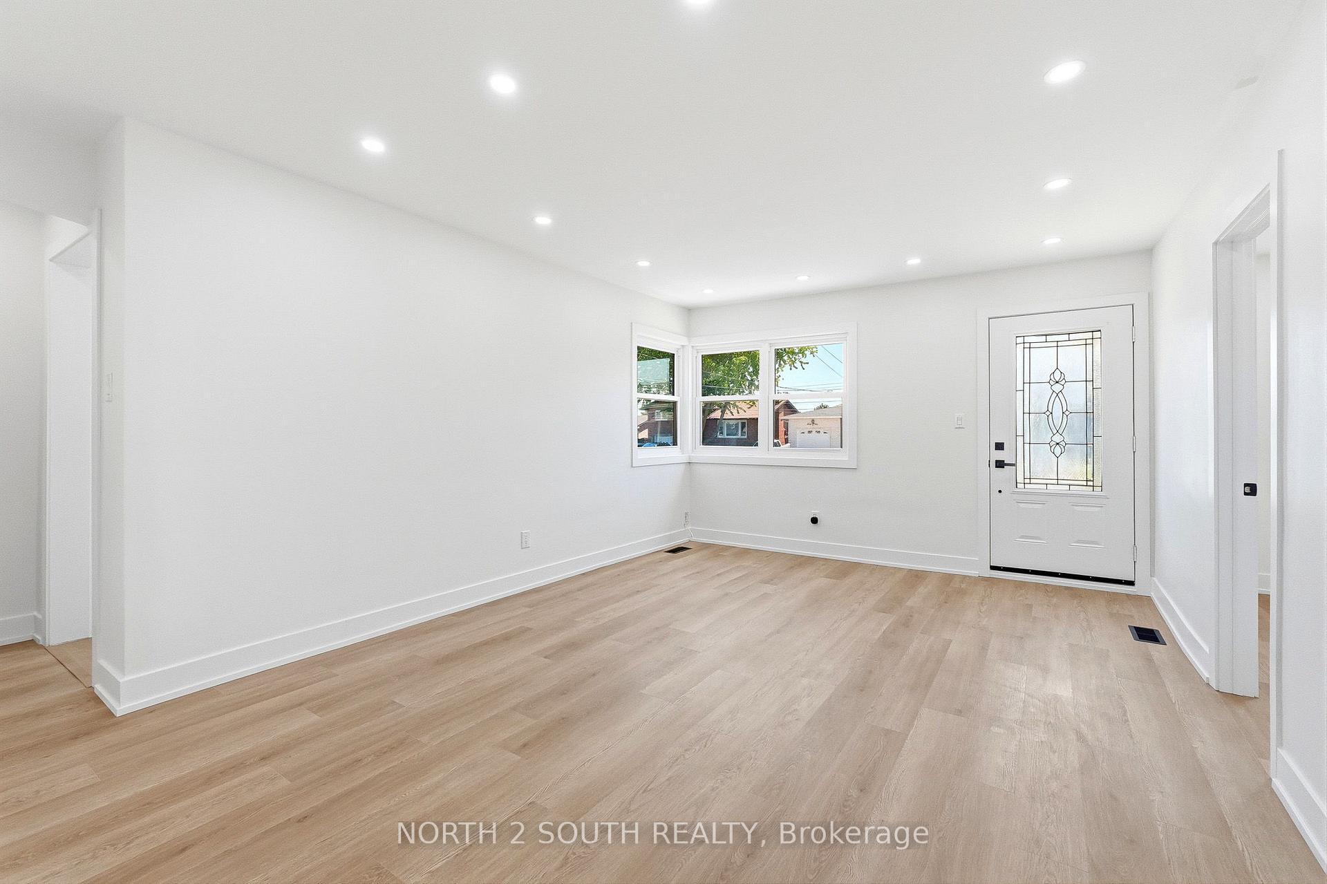 Photo 5 of 63 Chester Road, Hamilton, Stoney Creek — HOMEH