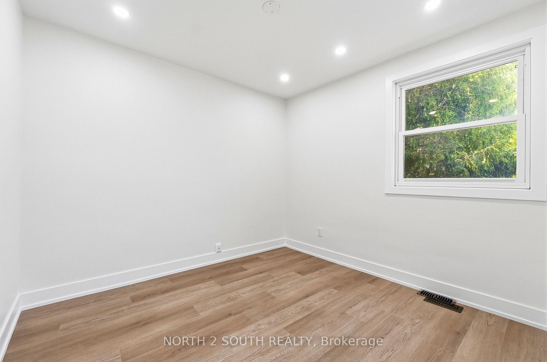 Photo 11 of 63 Chester Road, Hamilton, Stoney Creek — HOMEH