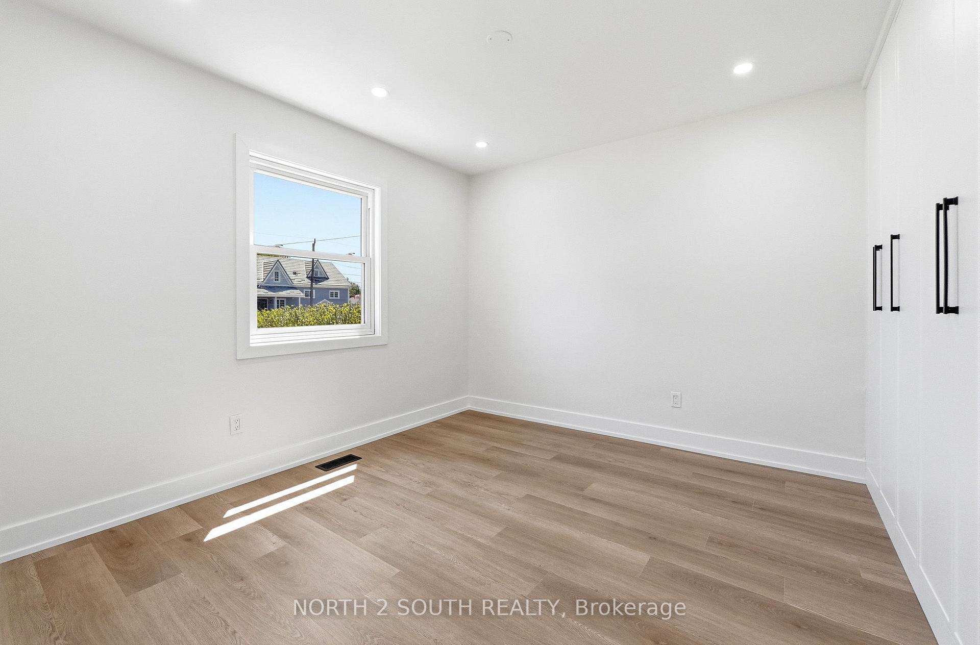 Photo 16 of 63 Chester Road, Hamilton, Stoney Creek — HOMEH