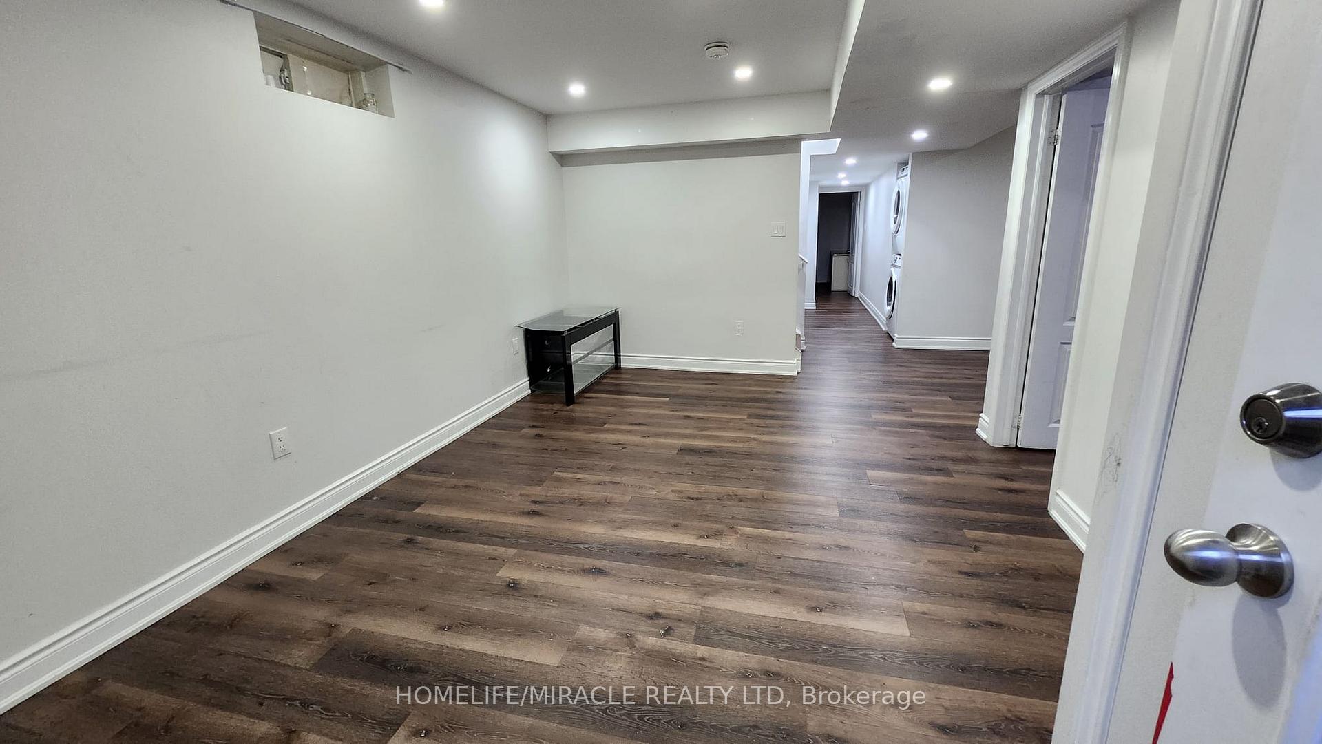 Photo 4 of 92 Stedford Crescent, Brampton, Northwest Brampton — HOMEH