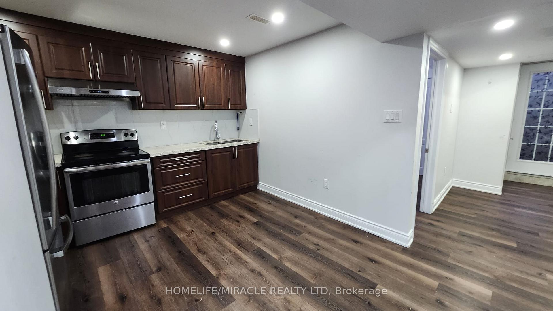 Photo 6 of 92 Stedford Crescent, Brampton, Northwest Brampton — HOMEH