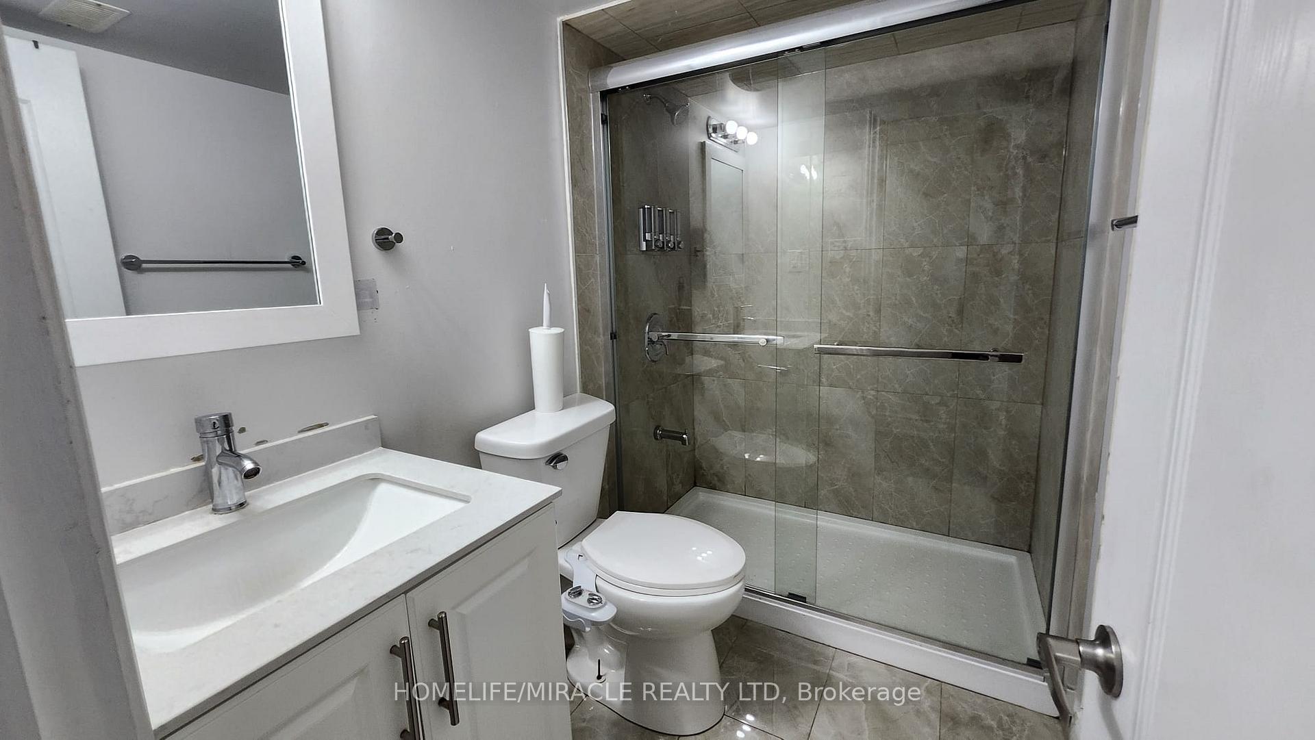 Photo 9 of 92 Stedford Crescent, Brampton, Northwest Brampton — HOMEH