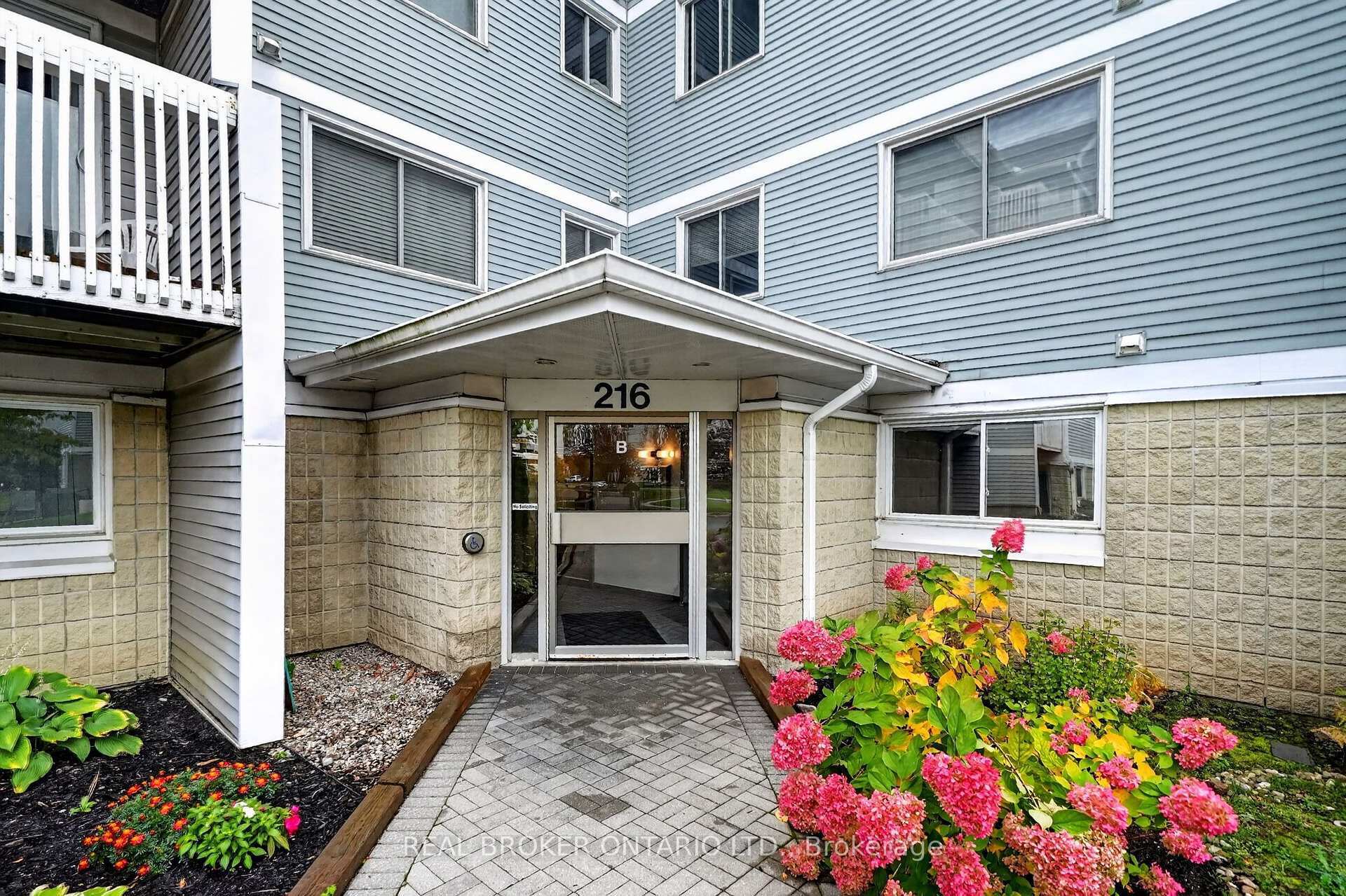 Photo 2 of Unit 118, 216 Viewmount Drive, Ottawa, Borden Farm/Stewart Farm/Carleton Heights/Parkwood Hills — HOMEH
