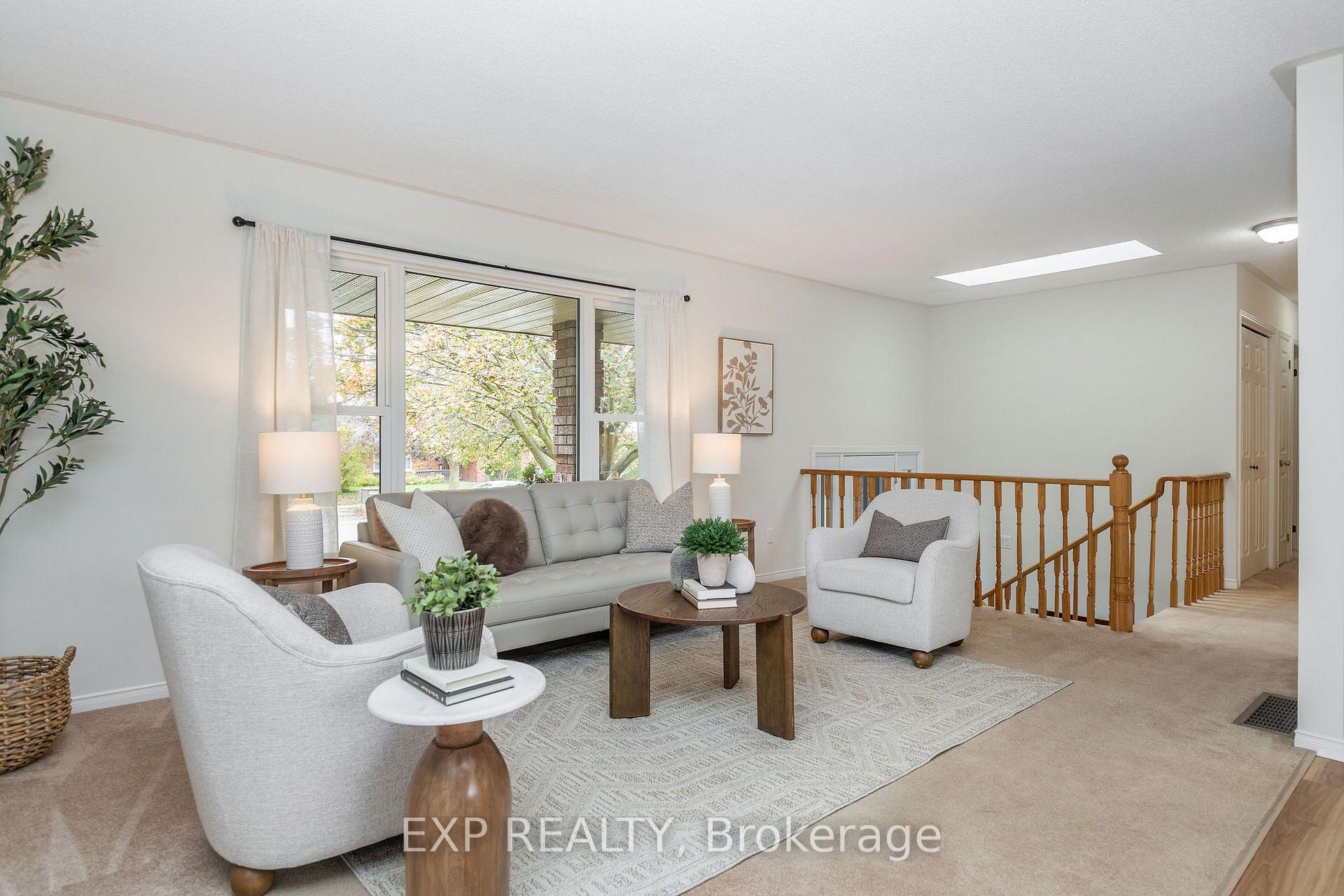 Photo 5 of 33 Shaw Street, Springwater, Elmvale — HOMEH