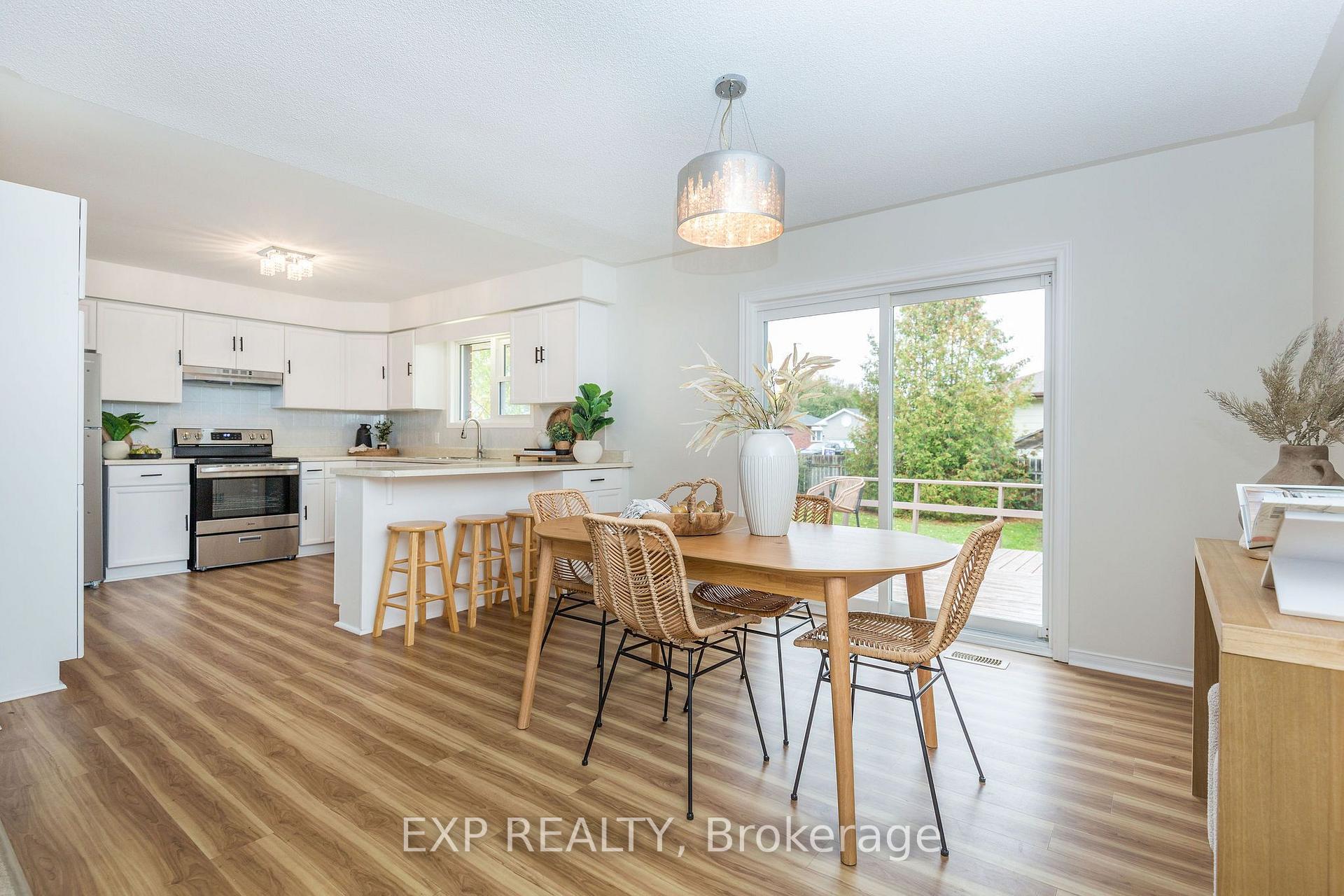 Photo 7 of 33 Shaw Street, Springwater, Elmvale — HOMEH