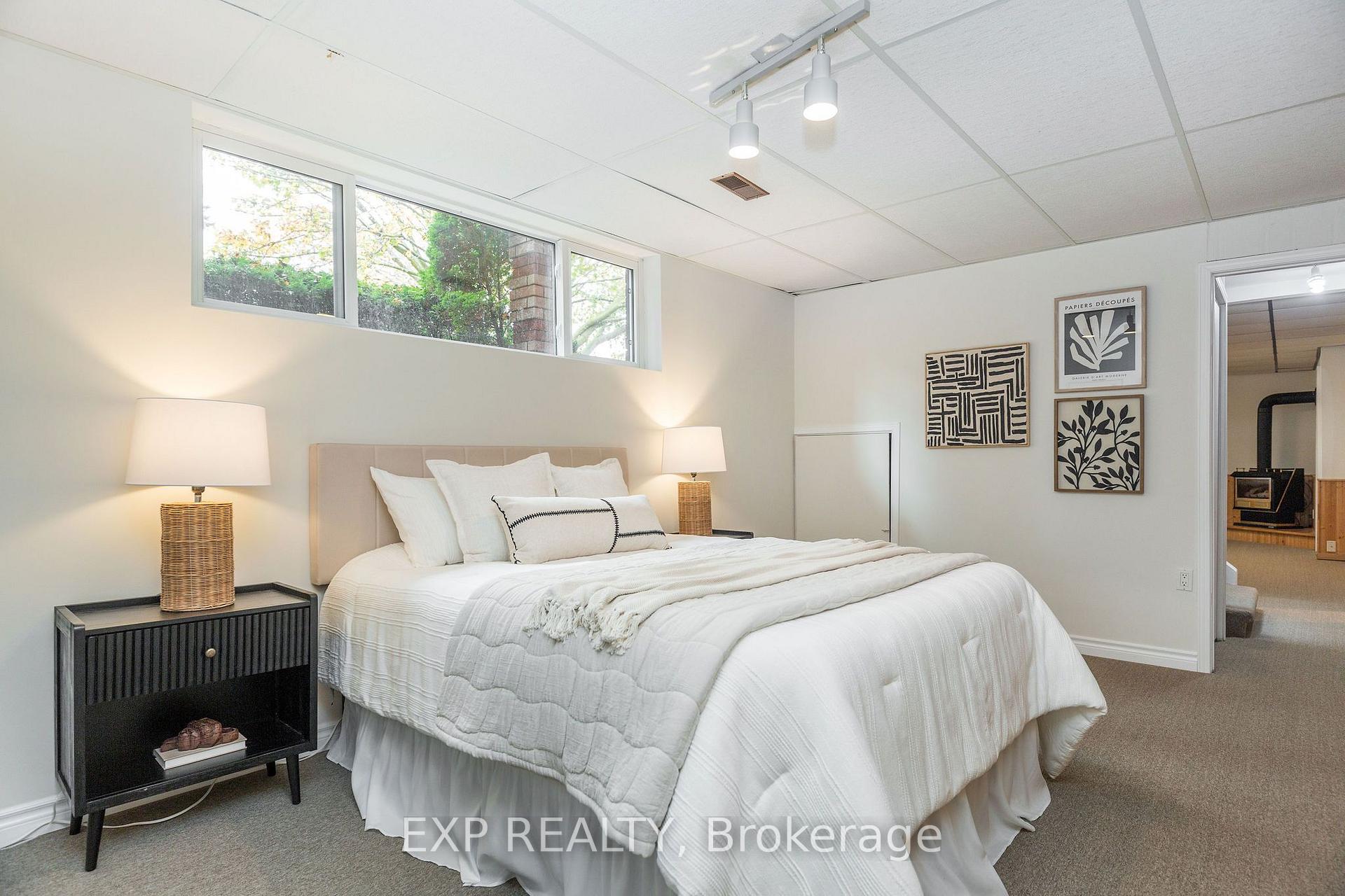 Photo 31 of 33 Shaw Street, Springwater, Elmvale — HOMEH