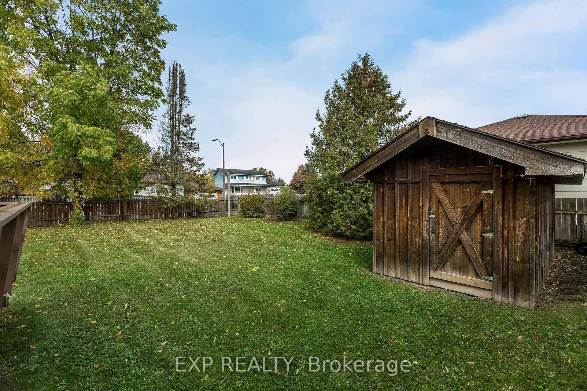 Photo 39 of 33 Shaw Street, Springwater, Elmvale — HOMEH