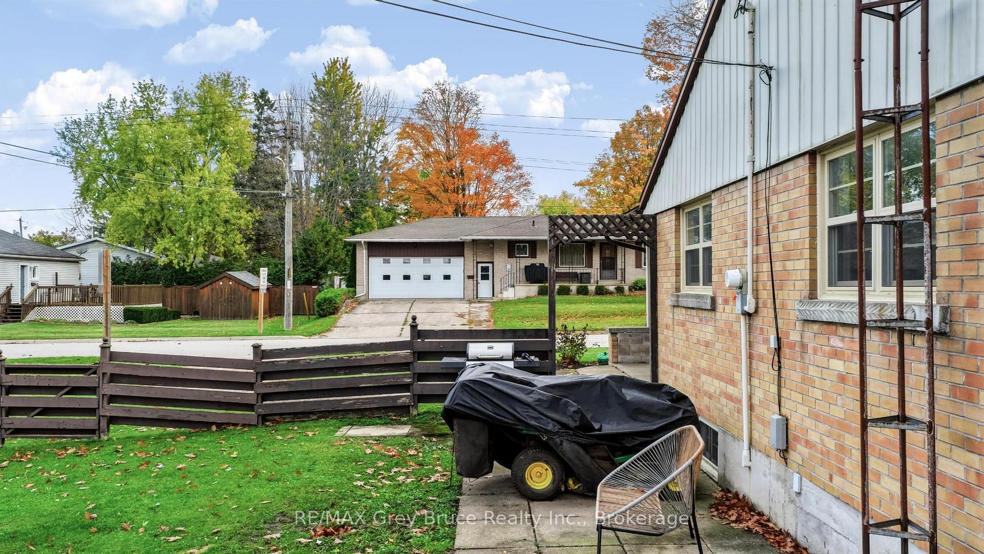 Photo 11 of 112 8th Street S, Arran-Elderslie — HOMEH